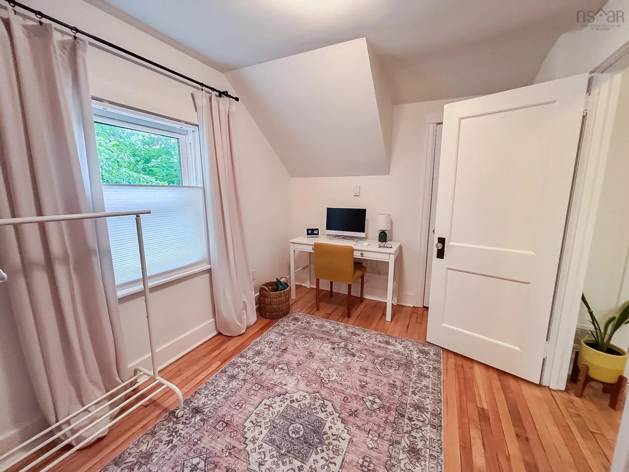 10 Dawson Street, Bridgewater, NS B4V 1S6, 2 Bedrooms Bedrooms, ,1 BathroomBathrooms,Residential,For Sale,Dawson,202521629