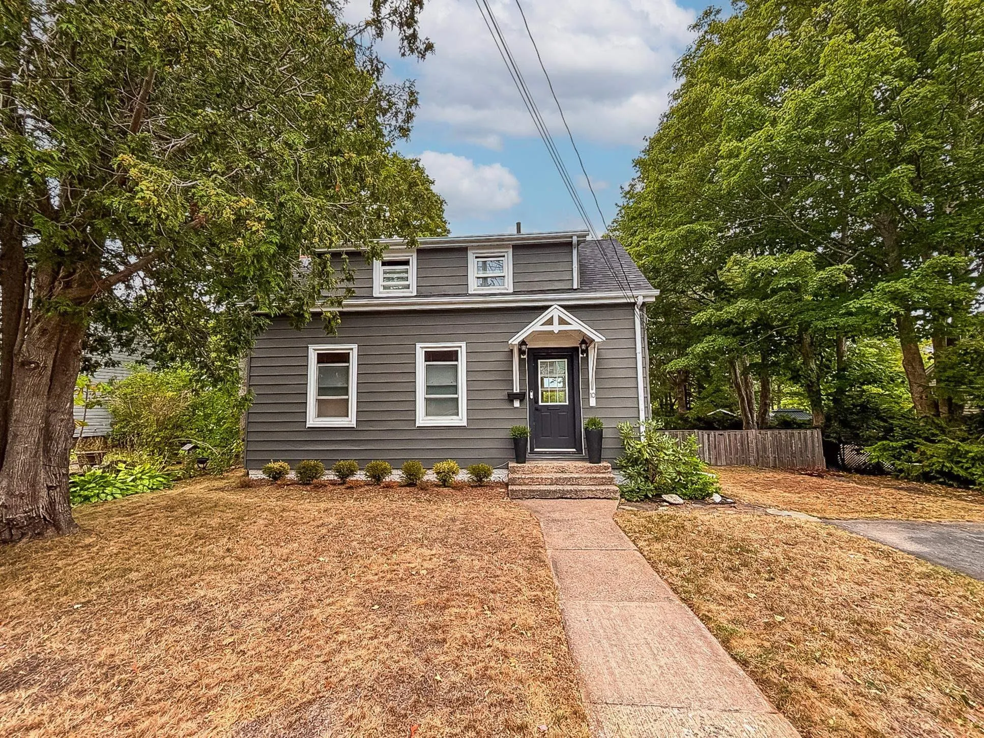 10 Dawson Street, Bridgewater, NS B4V 1S6, 2 Bedrooms Bedrooms, ,1 BathroomBathrooms,Residential,For Sale,Dawson,202521629