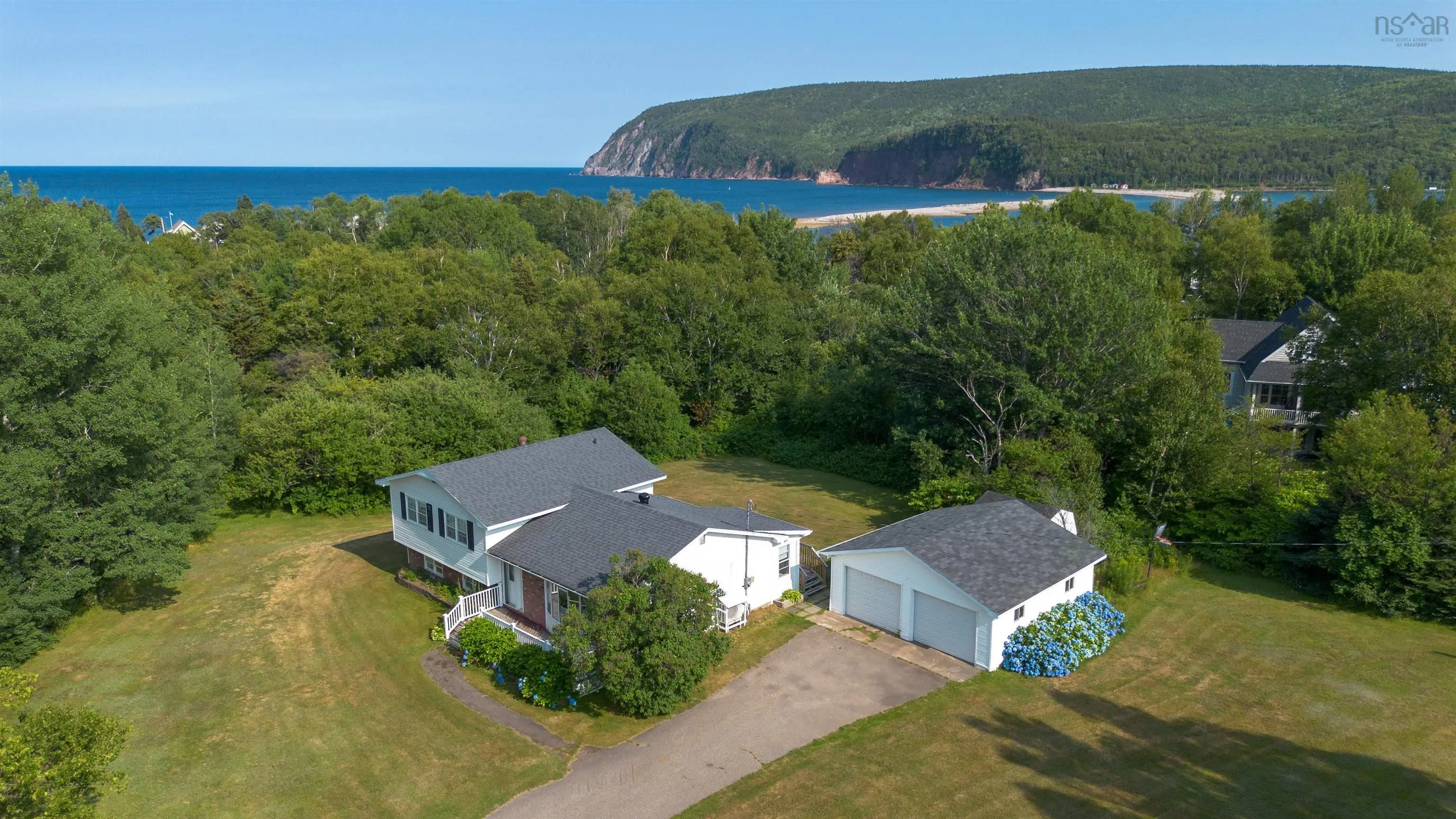 108 Beach Crossing Road, Ingonish Beach, NS B0C 1K0, 3 Bedrooms Bedrooms, ,2 BathroomsBathrooms,Residential,For Sale,Beach Crossing,202519067