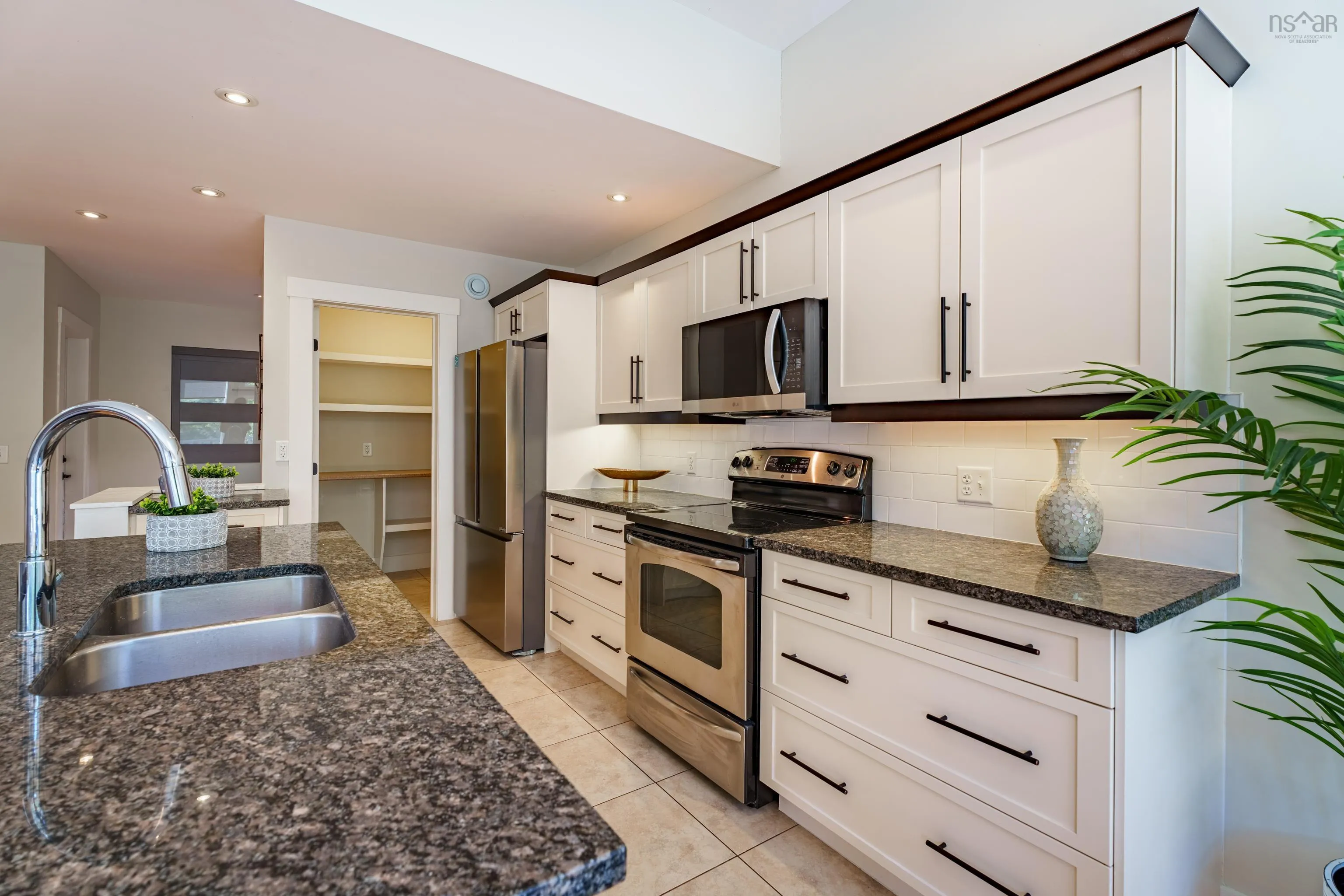 208 Capstone Crescent, Bedford, NS B4B 0J6, 4 Bedrooms Bedrooms, ,4 BathroomsBathrooms,Residential,For Sale,Capstone Crescent,202521038