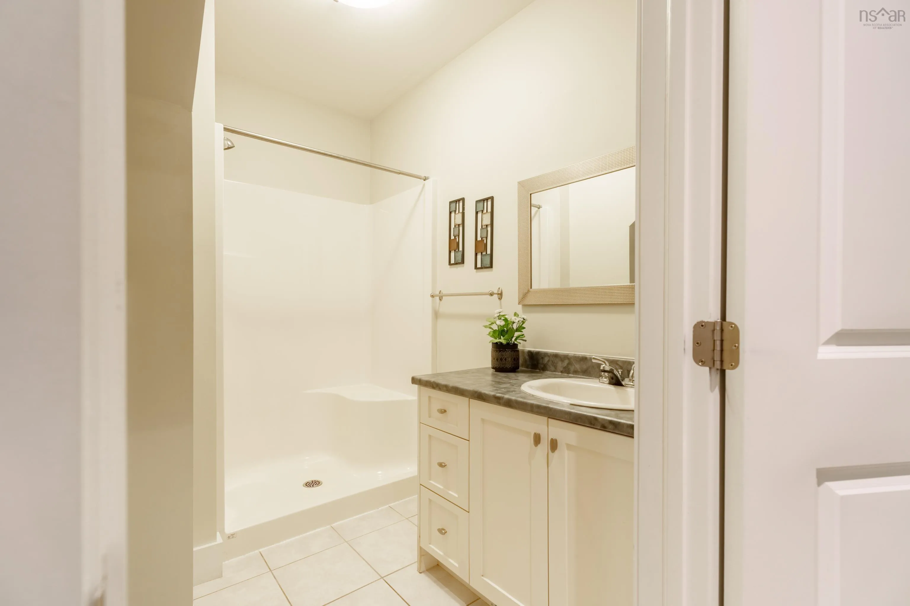 208 Capstone Crescent, Bedford, NS B4B 0J6, 4 Bedrooms Bedrooms, ,4 BathroomsBathrooms,Residential,For Sale,Capstone Crescent,202521038