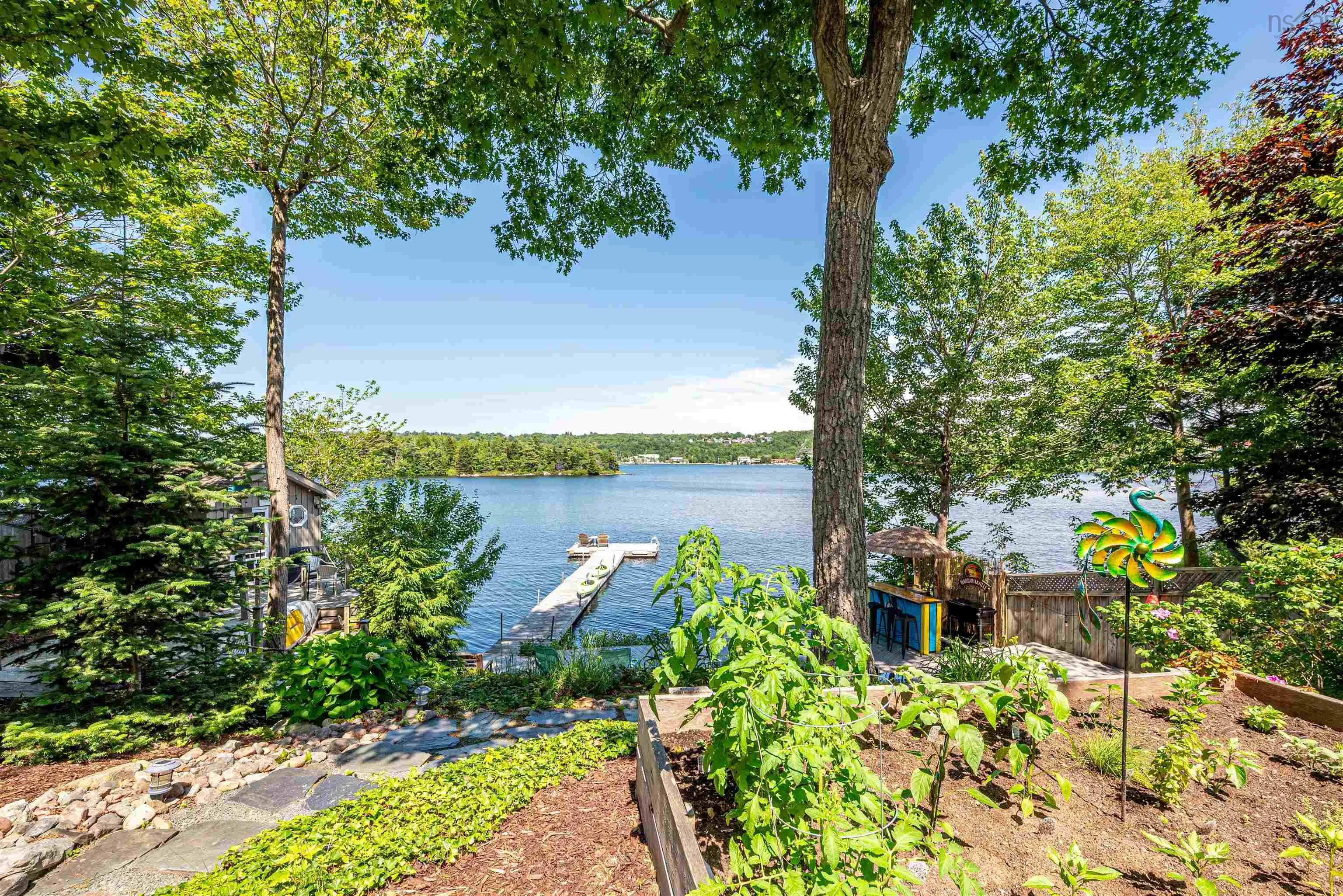 73 Lakeshore Park Terrace, Dartmouth, NS B3A 4Z4, 4 Bedrooms Bedrooms, ,4 BathroomsBathrooms,Residential,For Sale,Lakeshore Park,202516882
