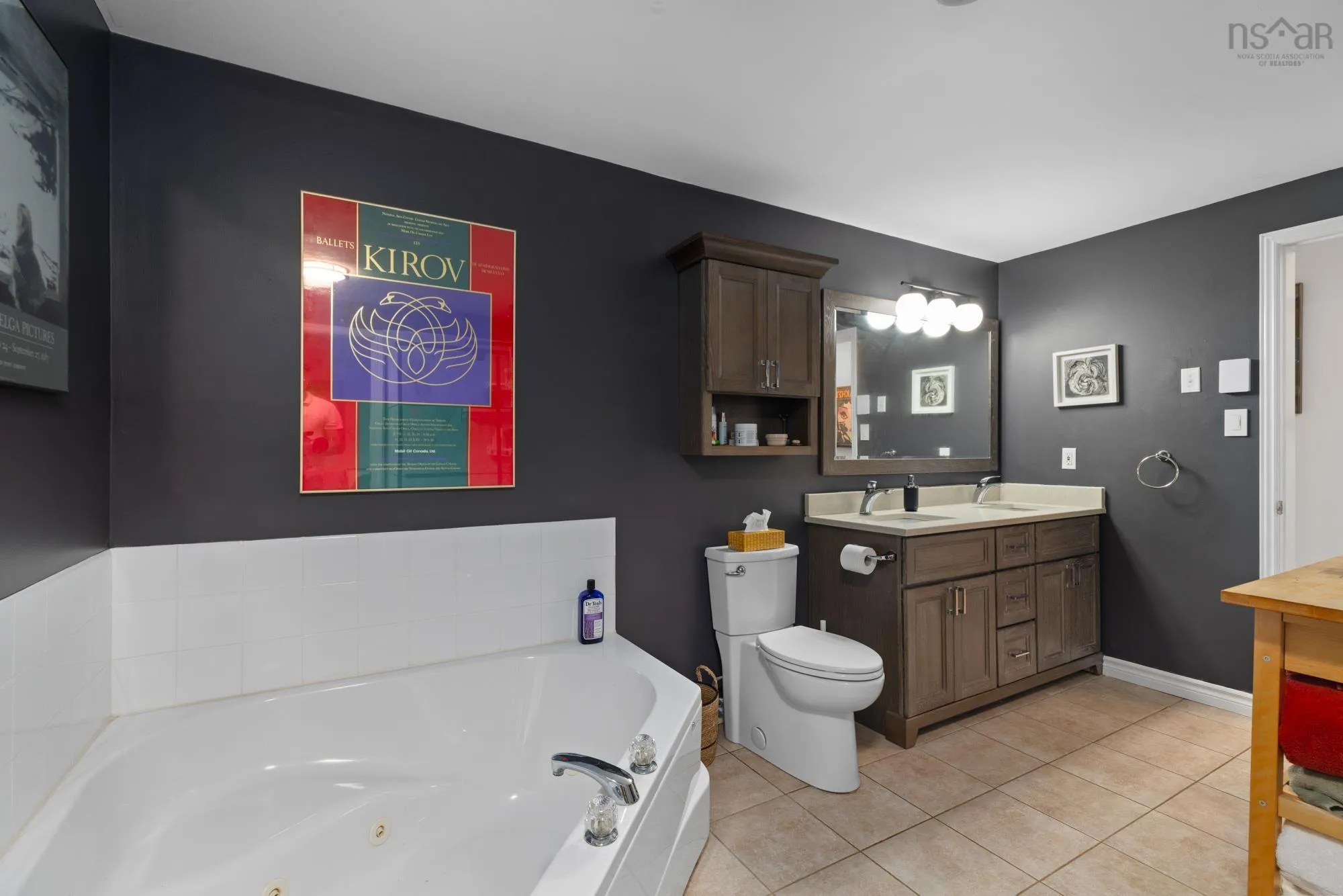 8748 Peggys Cove Road, Indian Harbour, NS B3Z 3P3, 2 Bedrooms Bedrooms, ,2 BathroomsBathrooms,Residential,For Sale,Peggys Cove,202520536