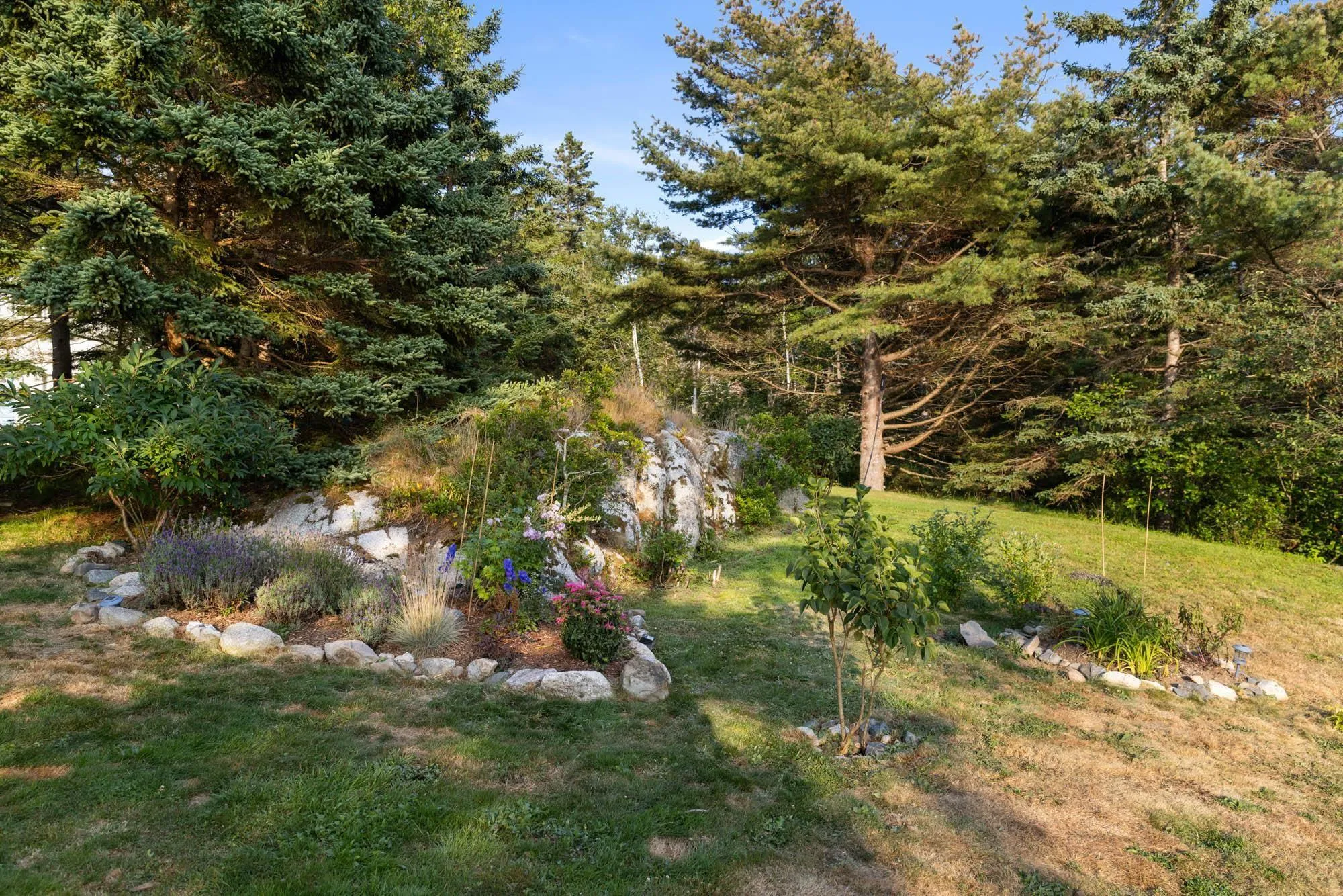 8748 Peggys Cove Road, Indian Harbour, NS B3Z 3P3, 2 Bedrooms Bedrooms, ,2 BathroomsBathrooms,Residential,For Sale,Peggys Cove,202520536