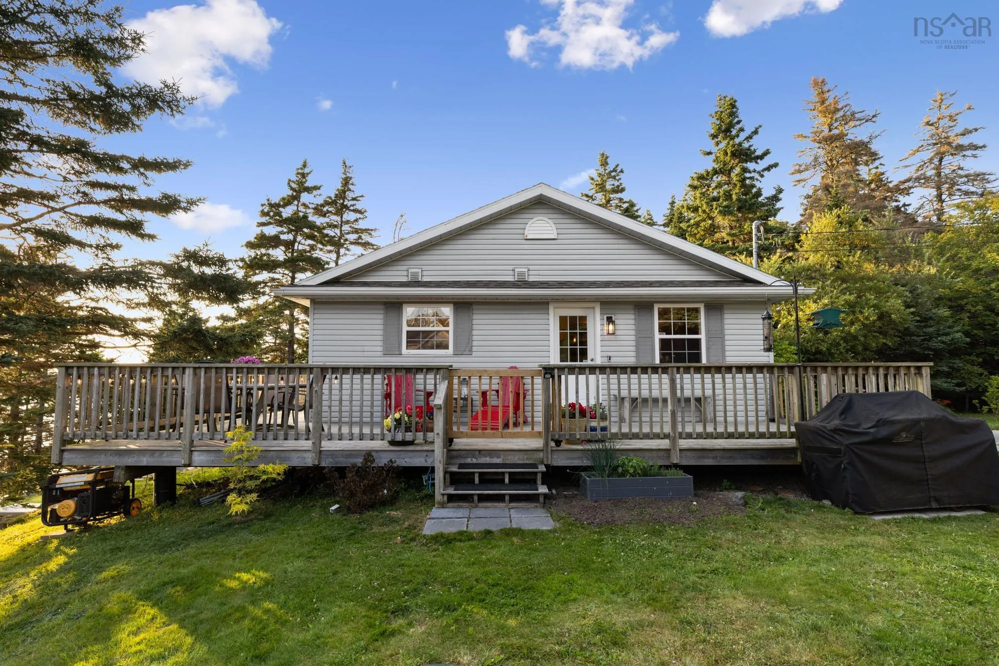 8748 Peggys Cove Road, Indian Harbour, NS B3Z 3P3, 2 Bedrooms Bedrooms, ,2 BathroomsBathrooms,Residential,For Sale,Peggys Cove,202520536