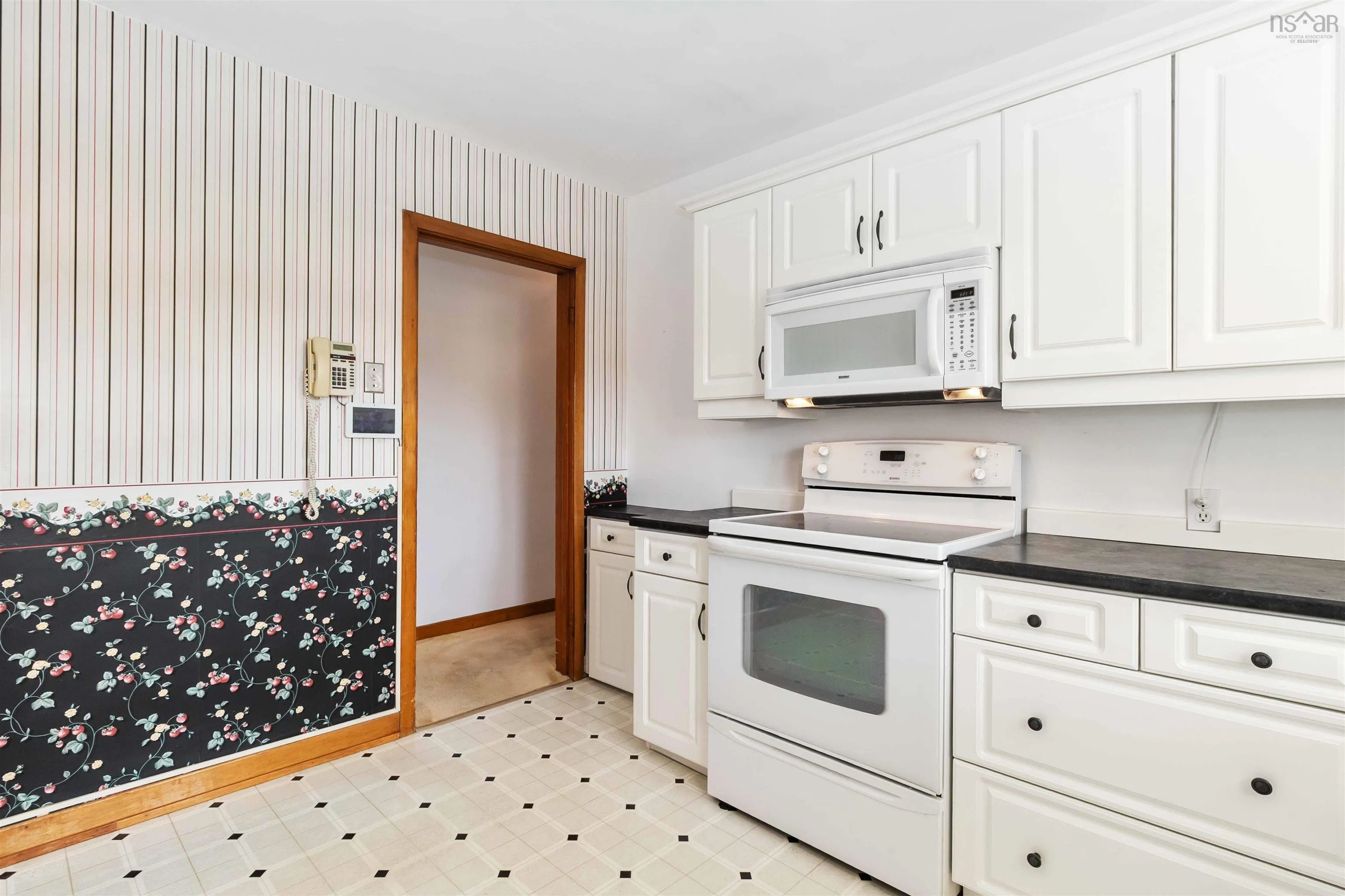 17 Alberta Street, Dartmouth, NS B2W 1V7, 3 Bedrooms Bedrooms, ,2 BathroomsBathrooms,Residential,For Sale,Alberta,202523834