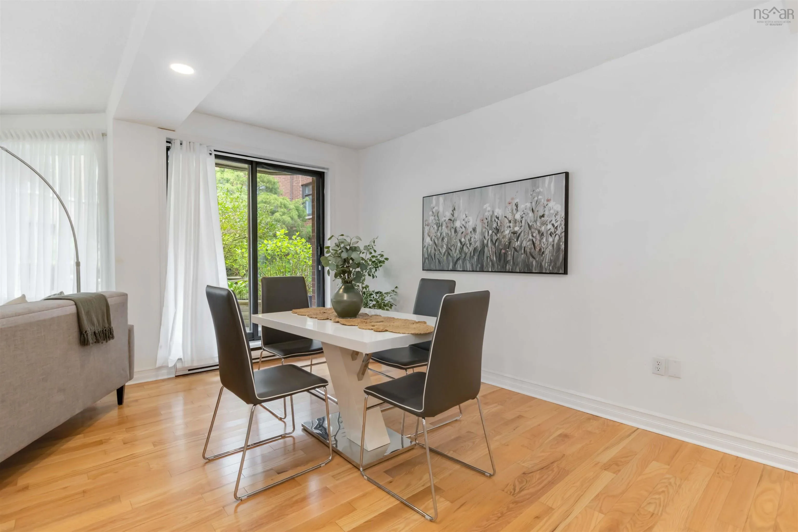 101-1350 Oxford Court, Halifax, NS B3H 3Y8, 2 Bedrooms Bedrooms, ,2 BathroomsBathrooms,Residential,For Sale,Oxford,202511573