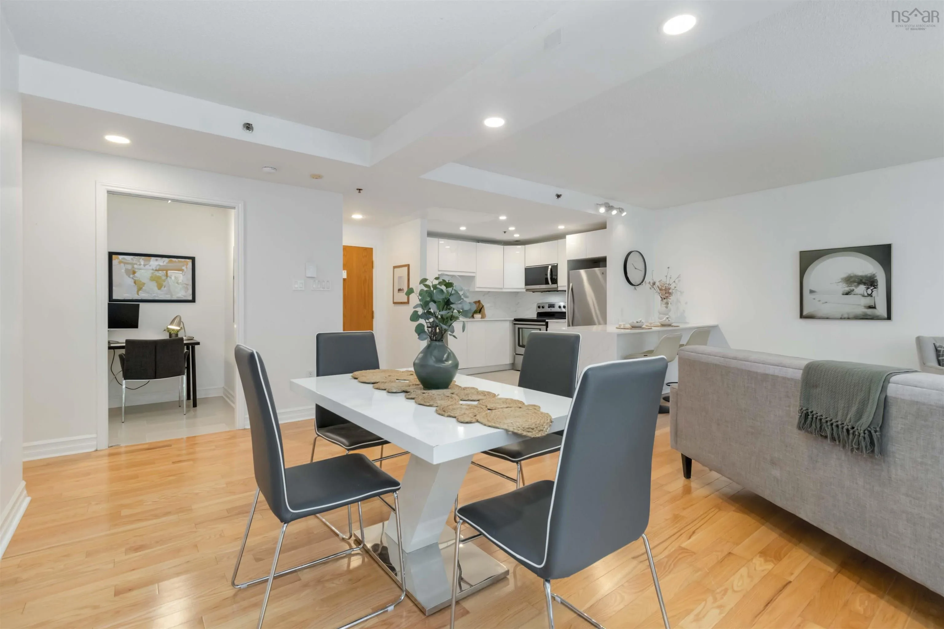 101-1350 Oxford Court, Halifax, NS B3H 3Y8, 2 Bedrooms Bedrooms, ,2 BathroomsBathrooms,Residential,For Sale,Oxford,202511573