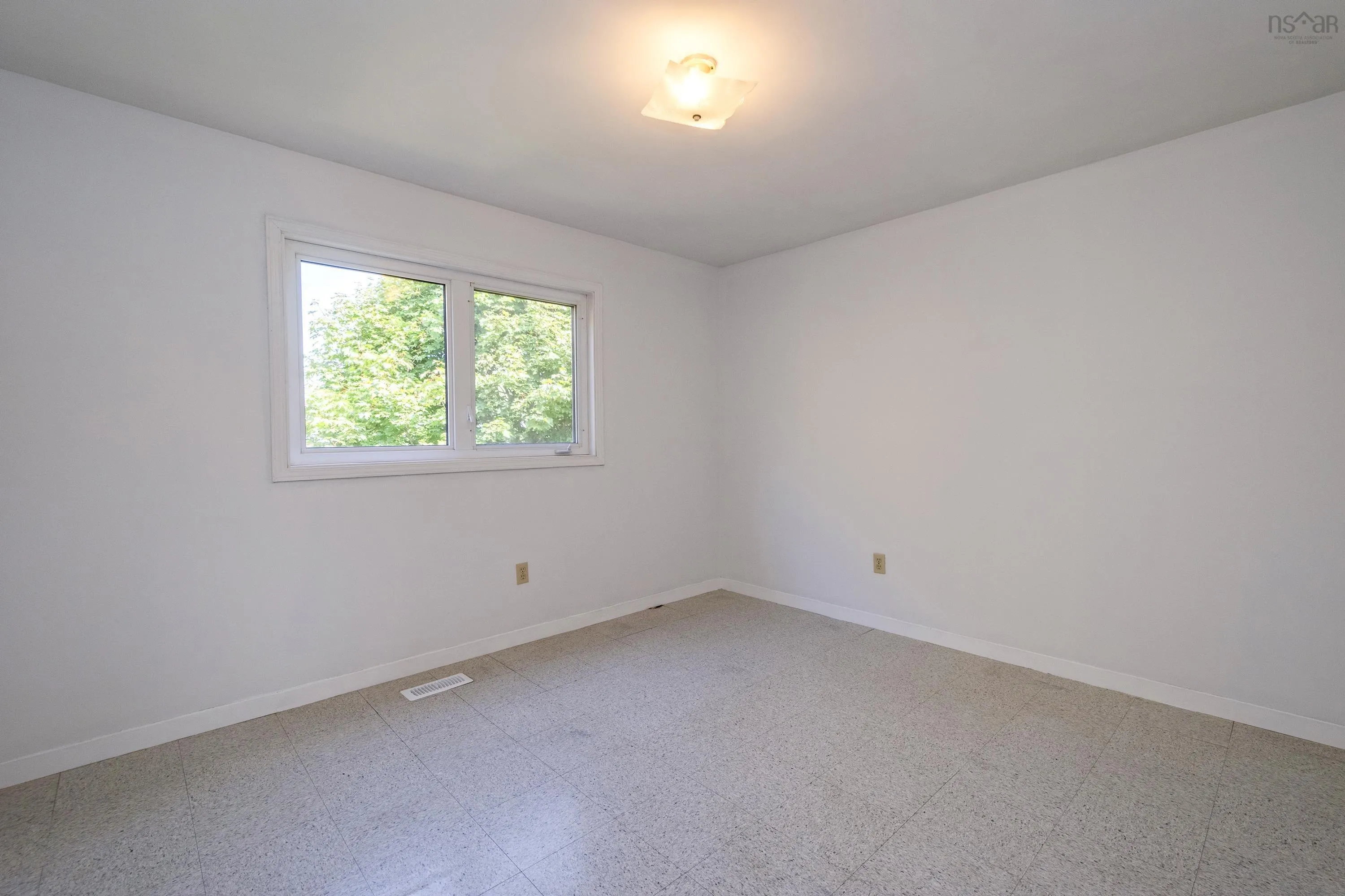58 Kingfisher Crescent, Halifax, NS B3M 3B3, 3 Bedrooms Bedrooms, ,1 BathroomBathrooms,Residential,For Sale,Kingfisher,202521136