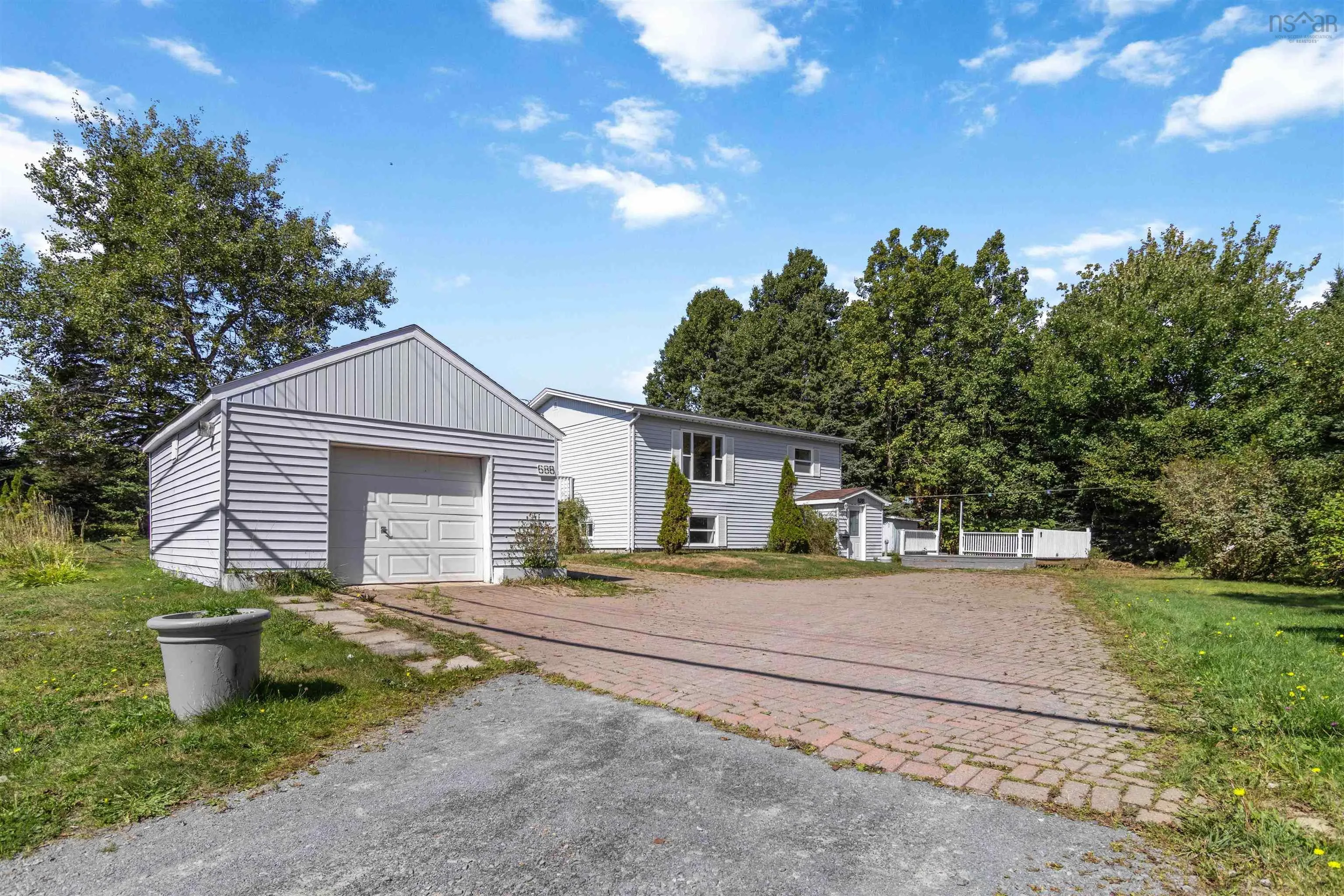 688 Cow Bay Road, Eastern Passage, NS B3G 1J7, 4 Bedrooms Bedrooms, ,2 BathroomsBathrooms,Residential,For Sale,Cow Bay,202523643