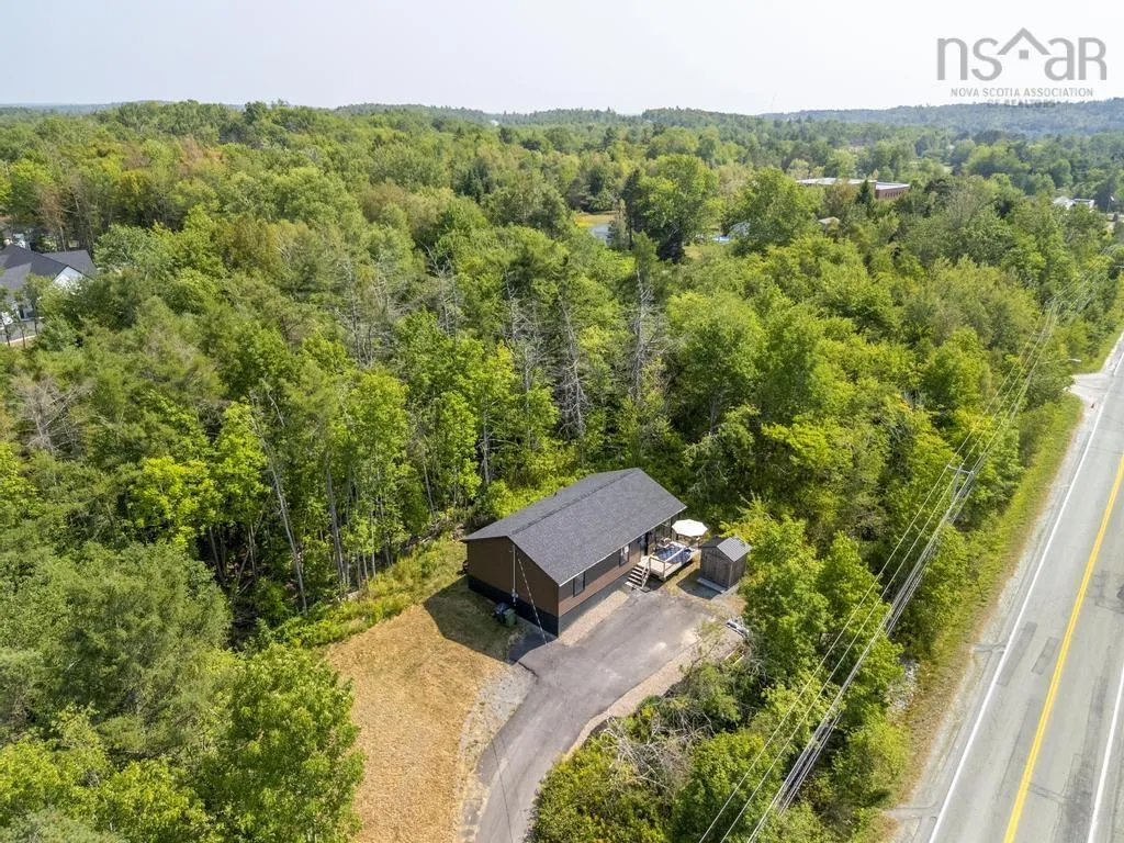 1631 Beaver Bank Road, Beaver Bank, NS B4G 1C5, 3 Bedrooms Bedrooms, ,2 BathroomsBathrooms,Residential,For Sale,Beaver Bank,202522589