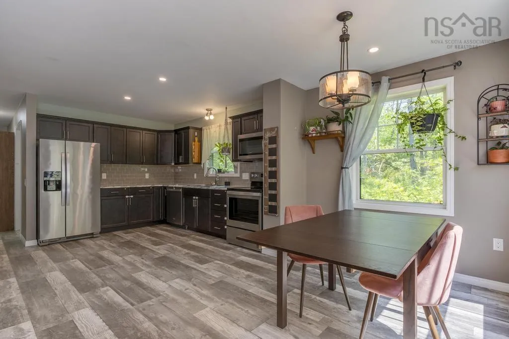 1631 Beaver Bank Road, Beaver Bank, NS B4G 1C5, 3 Bedrooms Bedrooms, ,2 BathroomsBathrooms,Residential,For Sale,Beaver Bank,202522589