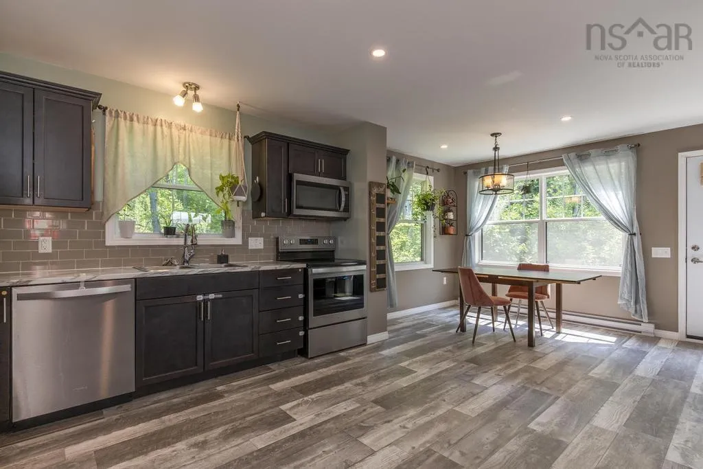 1631 Beaver Bank Road, Beaver Bank, NS B4G 1C5, 3 Bedrooms Bedrooms, ,2 BathroomsBathrooms,Residential,For Sale,Beaver Bank,202522589