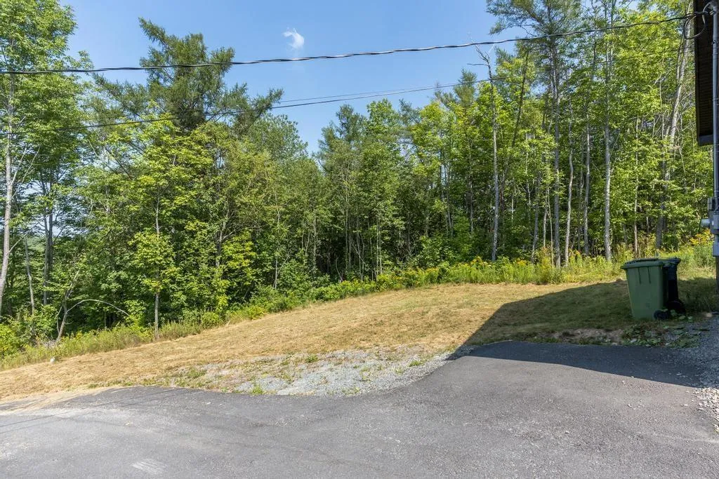 1631 Beaver Bank Road, Beaver Bank, NS B4G 1C5, 3 Bedrooms Bedrooms, ,2 BathroomsBathrooms,Residential,For Sale,Beaver Bank,202522589