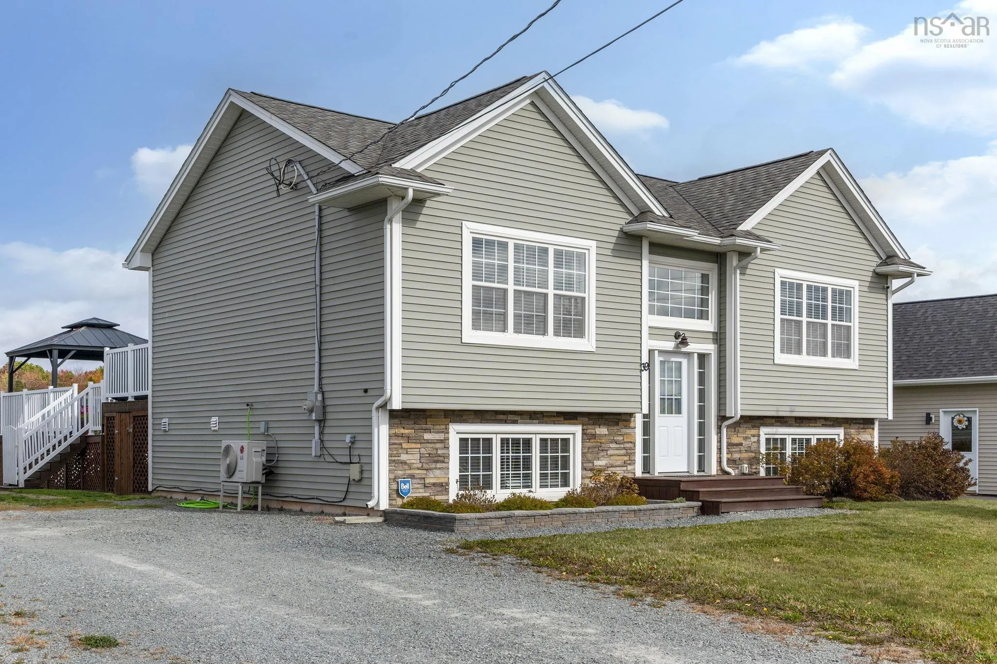 39 Ridge Avenue, Stewiacke, NS B0N 2J0, 3 Bedrooms Bedrooms, ,2 BathroomsBathrooms,Residential,For Sale,Ridge,202525604