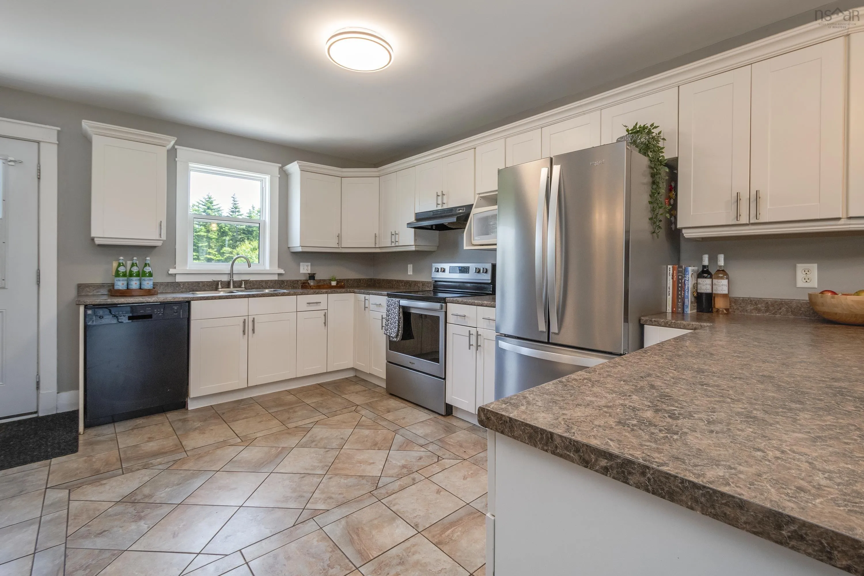 271 Leslie Road, East Lawrencetown, NS B2Z 1T4, 3 Bedrooms Bedrooms, ,3 BathroomsBathrooms,Residential,For Sale,Leslie,202512218