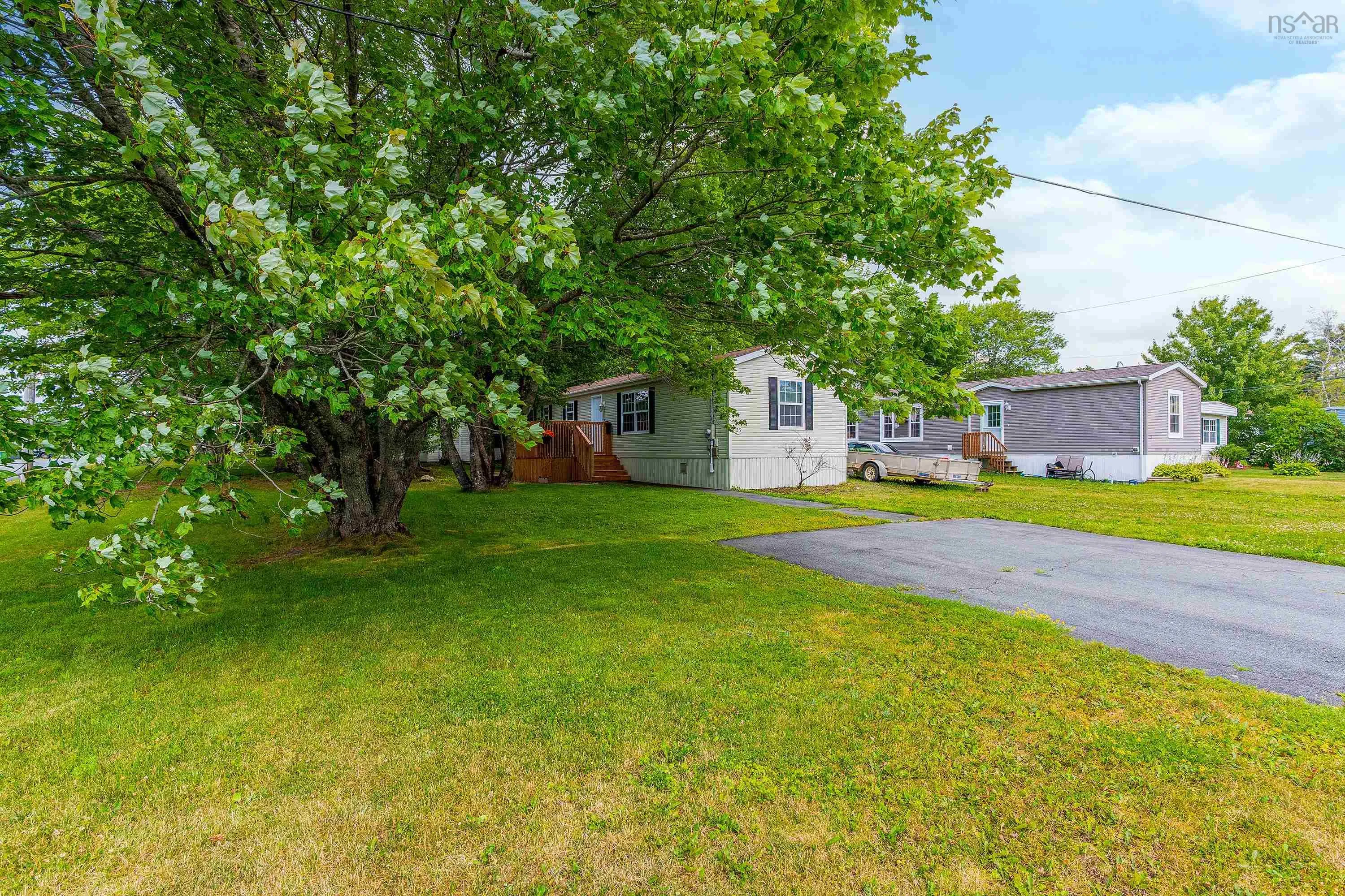 25 Champlain Avenue, Middle Sackville, NS B4E 3B2, 2 Bedrooms Bedrooms, ,1 BathroomBathrooms,Residential,For Sale,Champlain,202518404