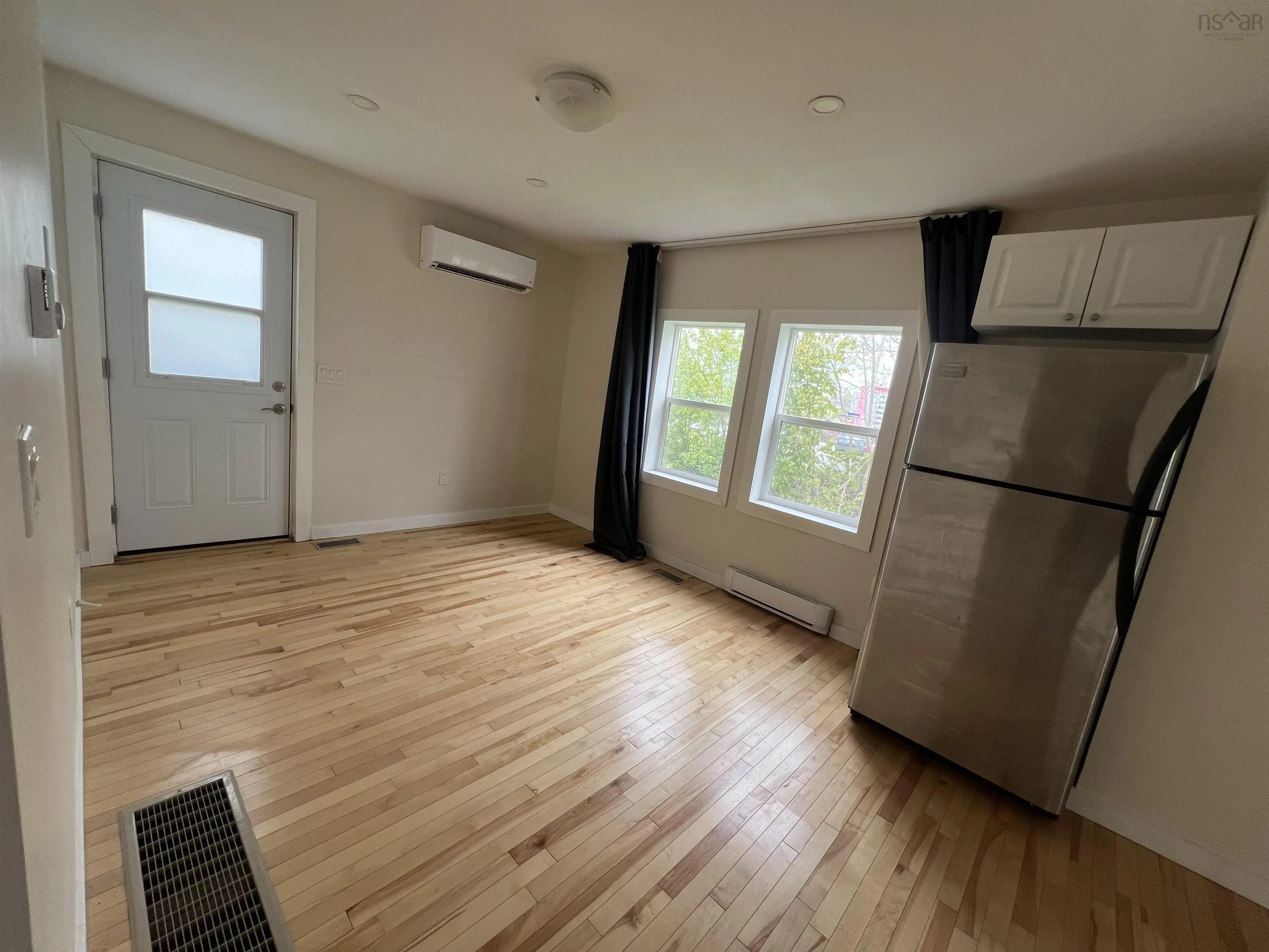 98 Lakecrest Drive, Dartmouth, NS B2W 5G3, ,Commercial Sale,For Sale,Lakecrest,202519174