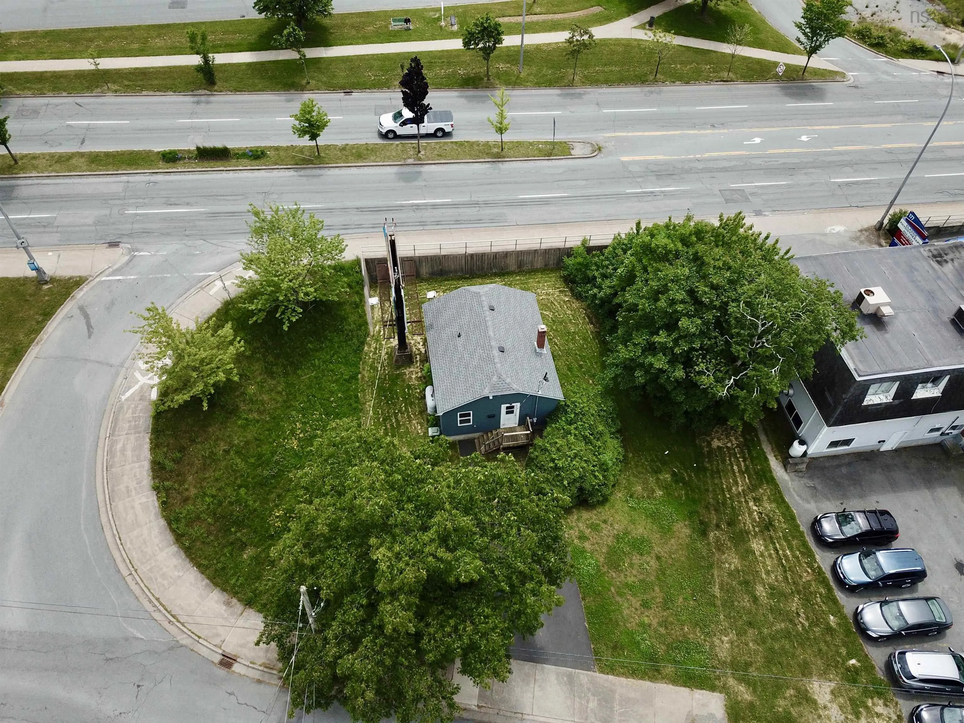 98 Lakecrest Drive, Dartmouth, NS B2W 5G3, ,Commercial Sale,For Sale,Lakecrest,202519174