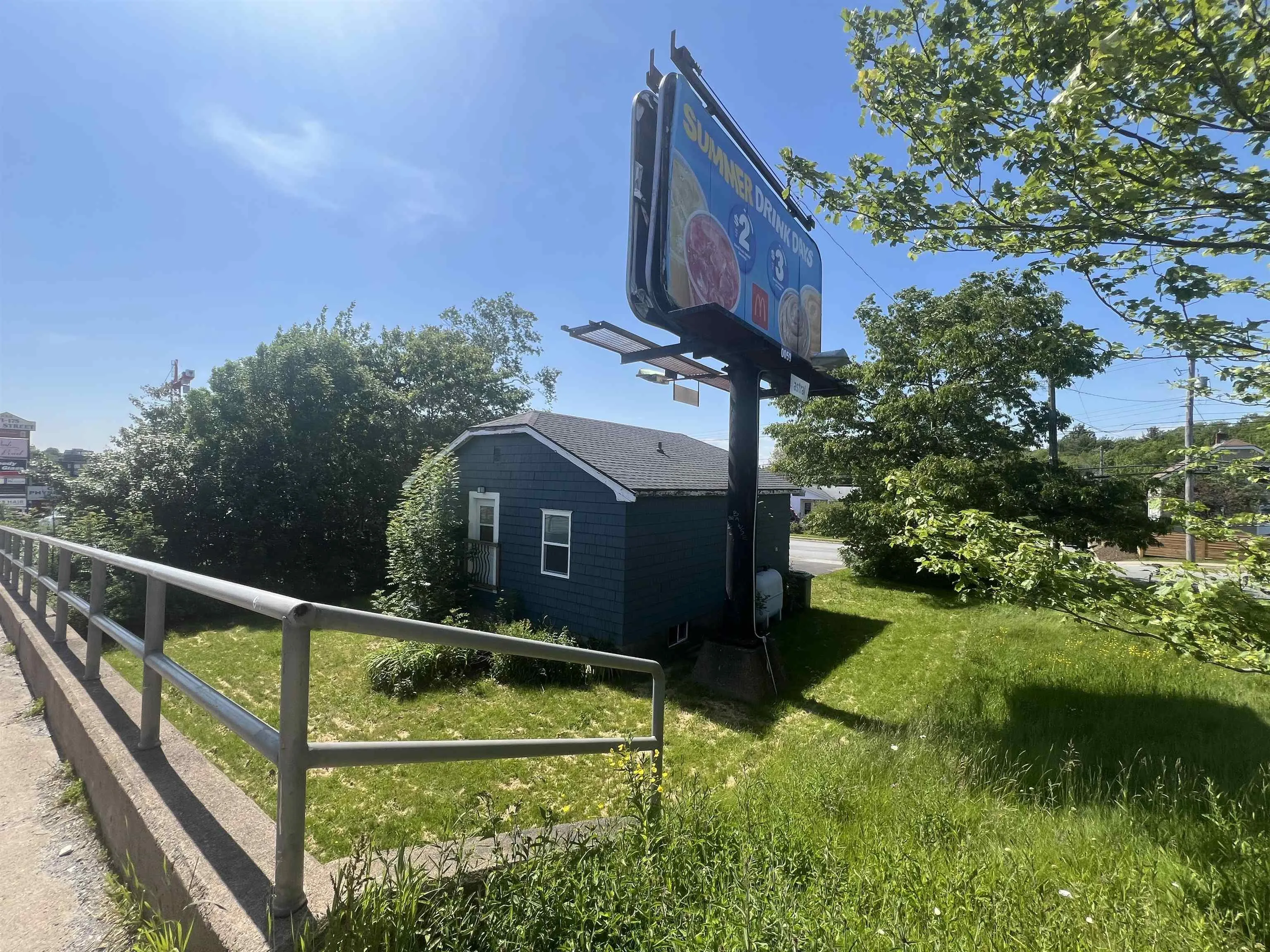 98 Lakecrest Drive, Dartmouth, NS B2W 5G3, ,Commercial Sale,For Sale,Lakecrest,202519174