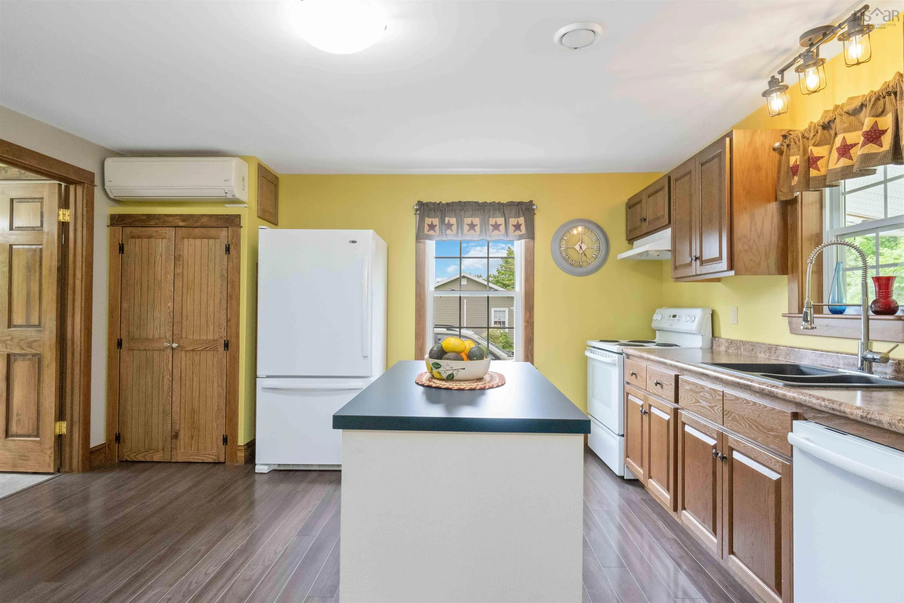 101 Second Avenue, Digby, NS B0V 1A0, 2 Bedrooms Bedrooms, ,1 BathroomBathrooms,Residential,For Sale,Second,202519505