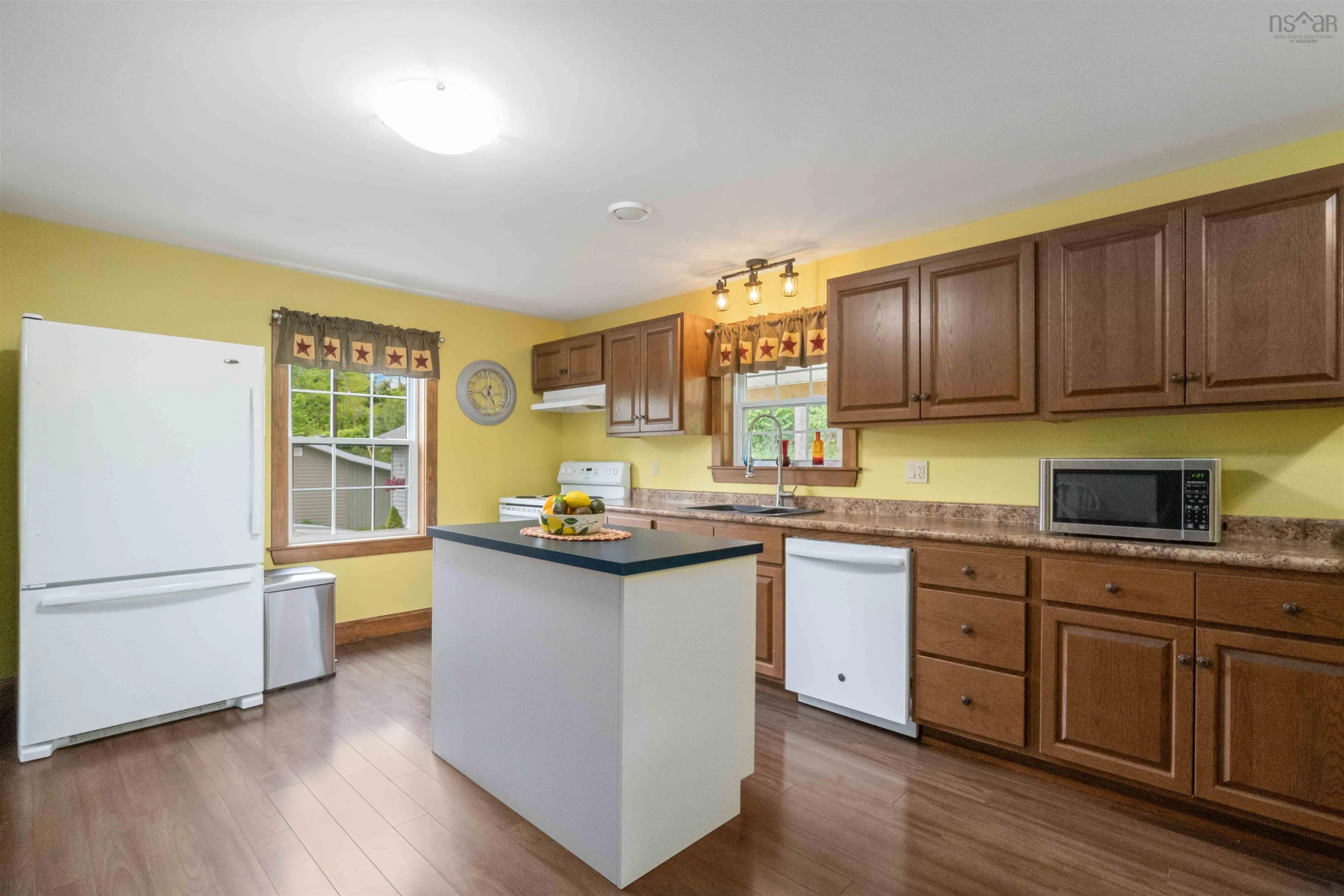 101 Second Avenue, Digby, NS B0V 1A0, 2 Bedrooms Bedrooms, ,1 BathroomBathrooms,Residential,For Sale,Second,202519505