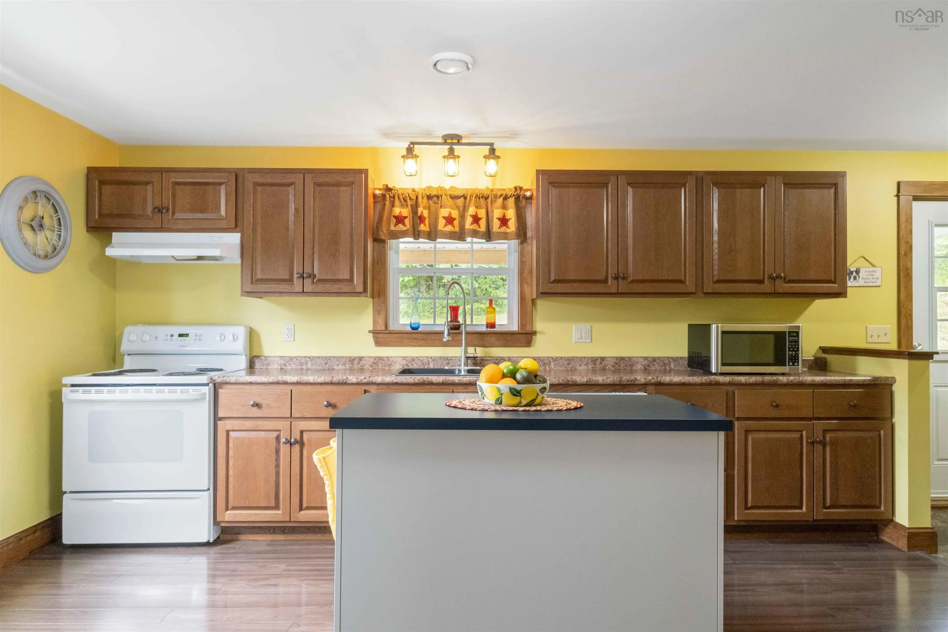 101 Second Avenue, Digby, NS B0V 1A0, 2 Bedrooms Bedrooms, ,1 BathroomBathrooms,Residential,For Sale,Second,202519505