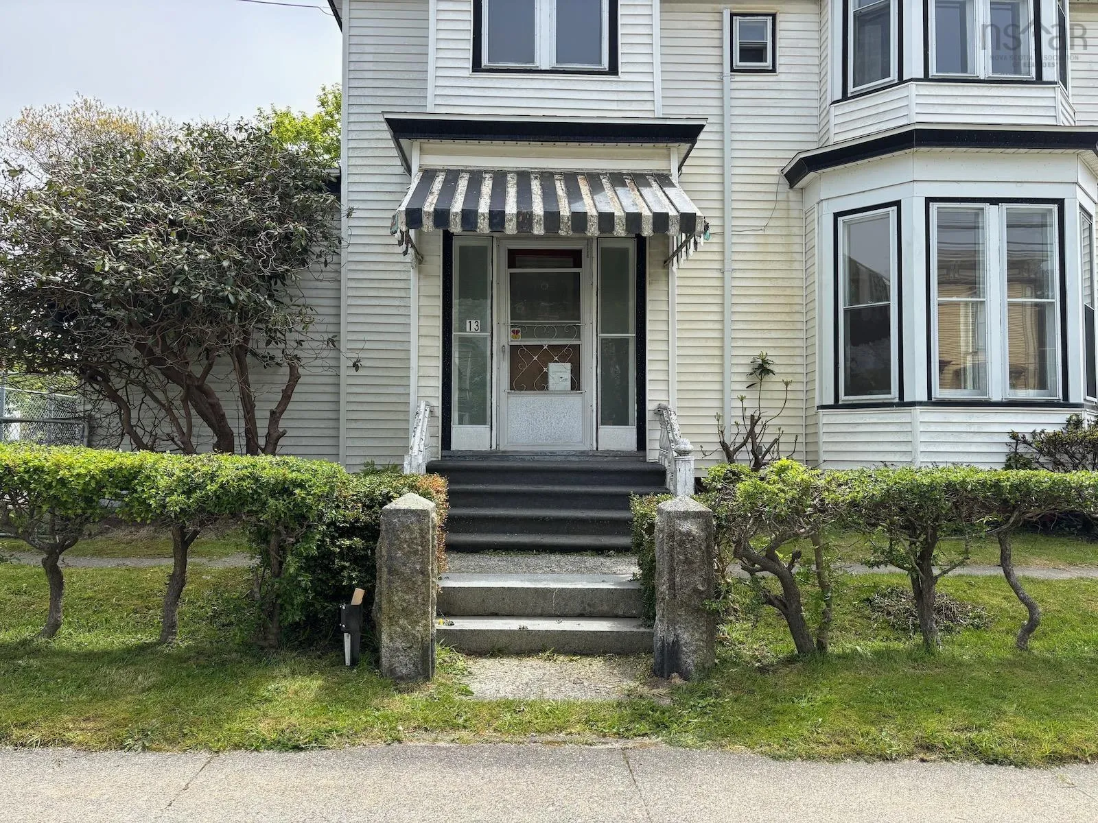 13 Parade Street, Yarmouth, NS B5A 3A5, 31 Bedrooms Bedrooms, ,Residential Income,For Sale,Parade,202512778