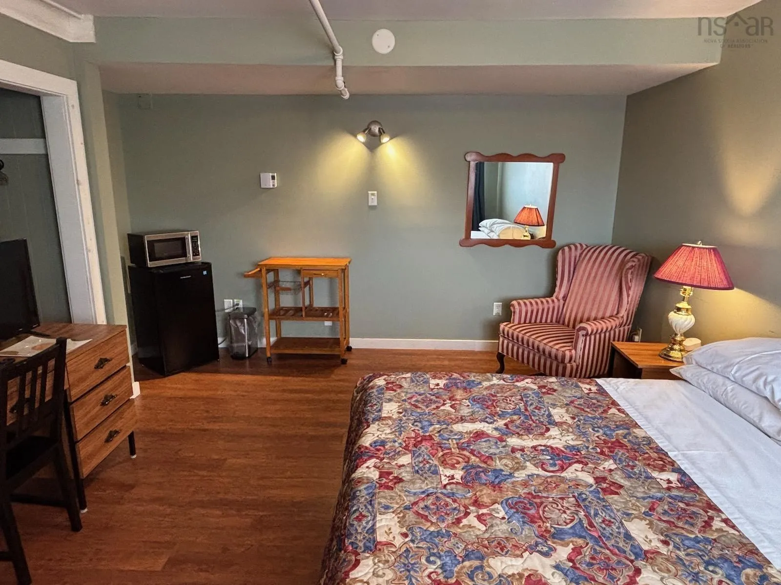 13 Parade Street, Yarmouth, NS B5A 3A5, 31 Bedrooms Bedrooms, ,Residential Income,For Sale,Parade,202512778