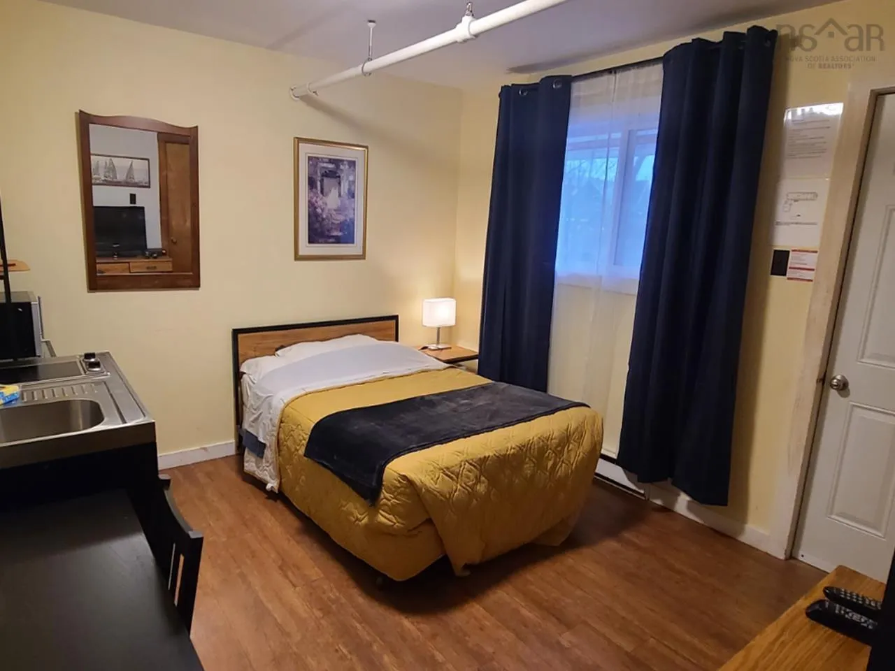 13 Parade Street, Yarmouth, NS B5A 3A5, 31 Bedrooms Bedrooms, ,Residential Income,For Sale,Parade,202512778