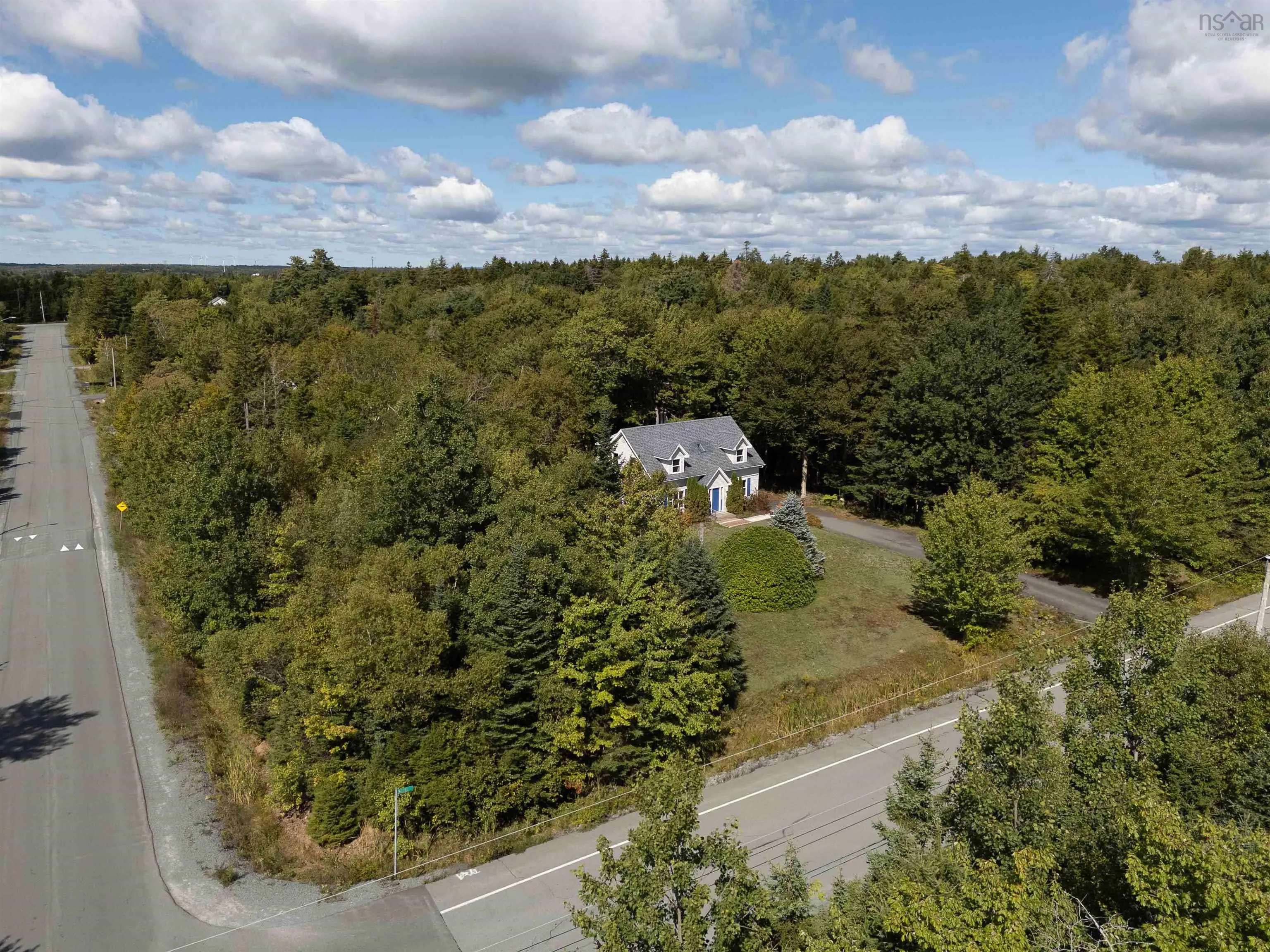 2 Vrege, Hammonds Plains, NS B4B 1K2, 3 Bedrooms Bedrooms, ,3 BathroomsBathrooms,Residential,For Sale,Vrege,202523634