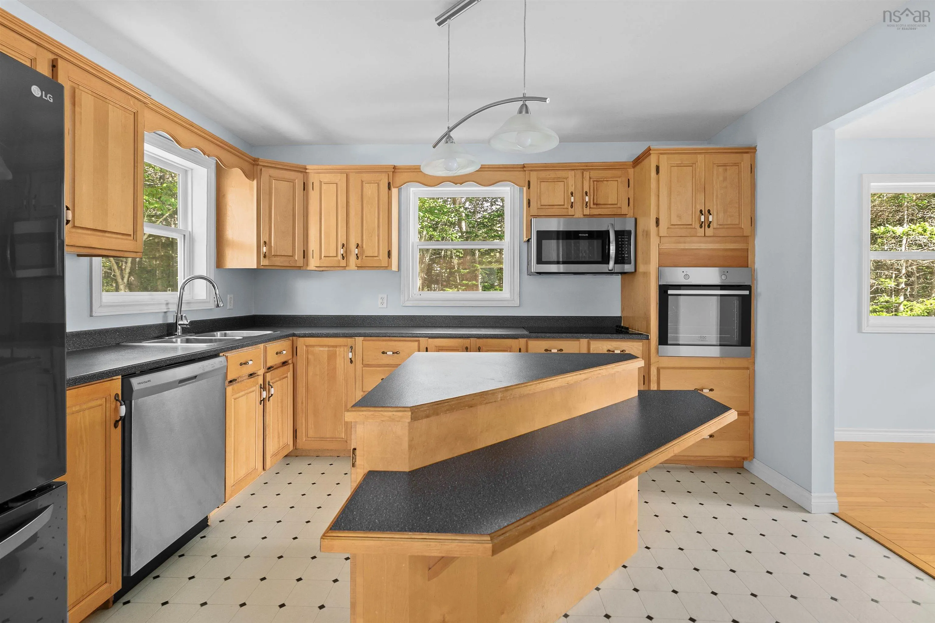 2 Vrege, Hammonds Plains, NS B4B 1K2, 3 Bedrooms Bedrooms, ,3 BathroomsBathrooms,Residential,For Sale,Vrege,202523634