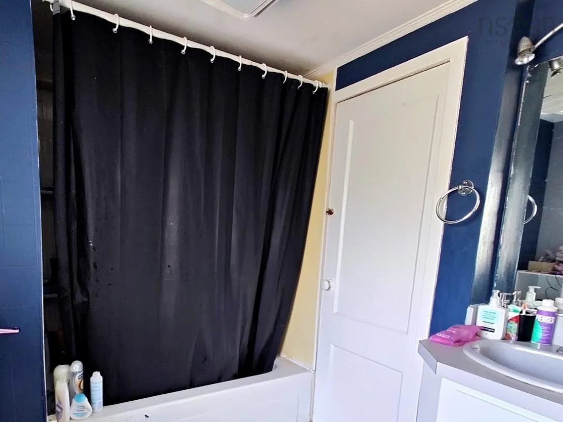 219 Rockdale Avenue, Sydney, NS B1P 1Z8, 3 Bedrooms Bedrooms, ,2 BathroomsBathrooms,Residential,For Sale,Rockdale,202520397