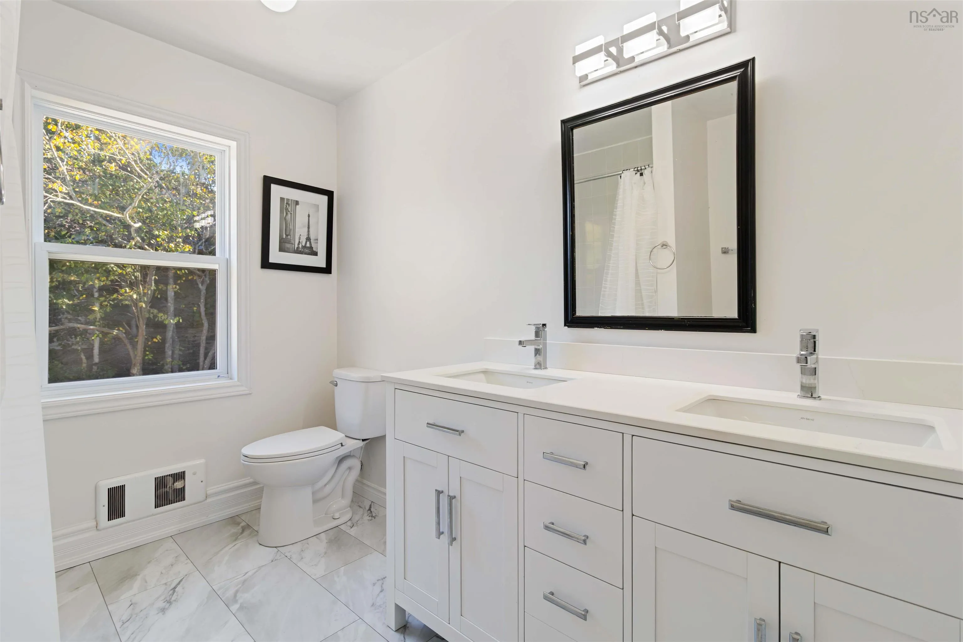 2 Thackeray Close, Halifax Regional Municipality, NS B3M 4G8, 4 Bedrooms Bedrooms, ,4 BathroomsBathrooms,Residential,For Sale,Thackeray,202525098