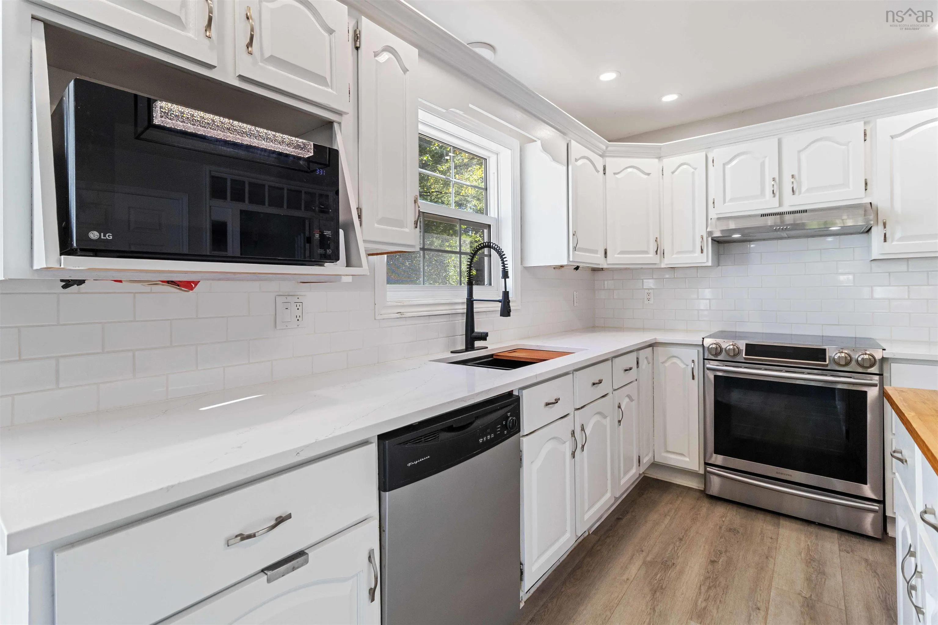 2 Thackeray Close, Halifax Regional Municipality, NS B3M 4G8, 4 Bedrooms Bedrooms, ,4 BathroomsBathrooms,Residential,For Sale,Thackeray,202525098
