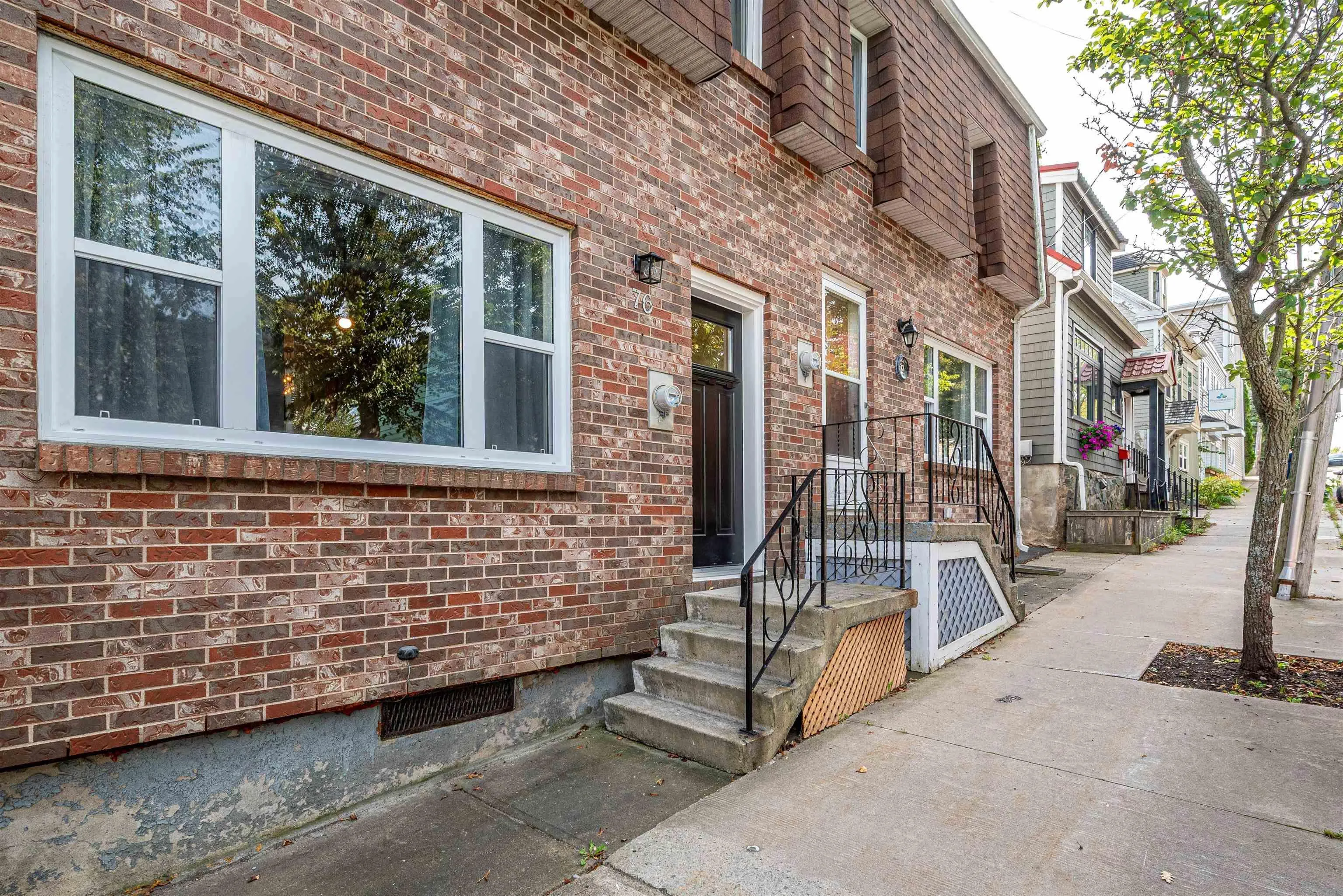 76 Queen Street, Dartmouth, NS B2Y 1G5, 3 Bedrooms Bedrooms, ,2 BathroomsBathrooms,Residential,For Sale,Queen,202524746