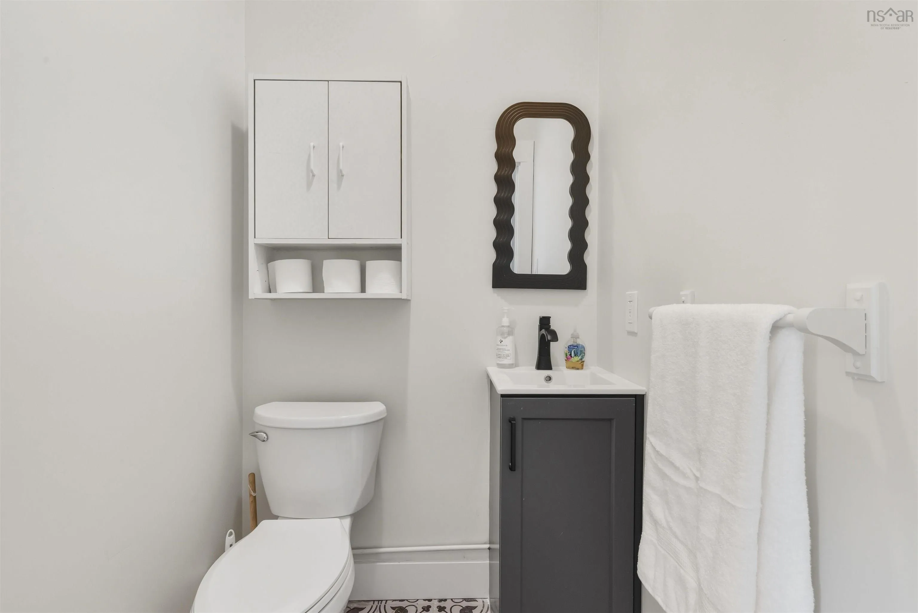 76 Queen Street, Dartmouth, NS B2Y 1G5, 3 Bedrooms Bedrooms, ,2 BathroomsBathrooms,Residential,For Sale,Queen,202524746