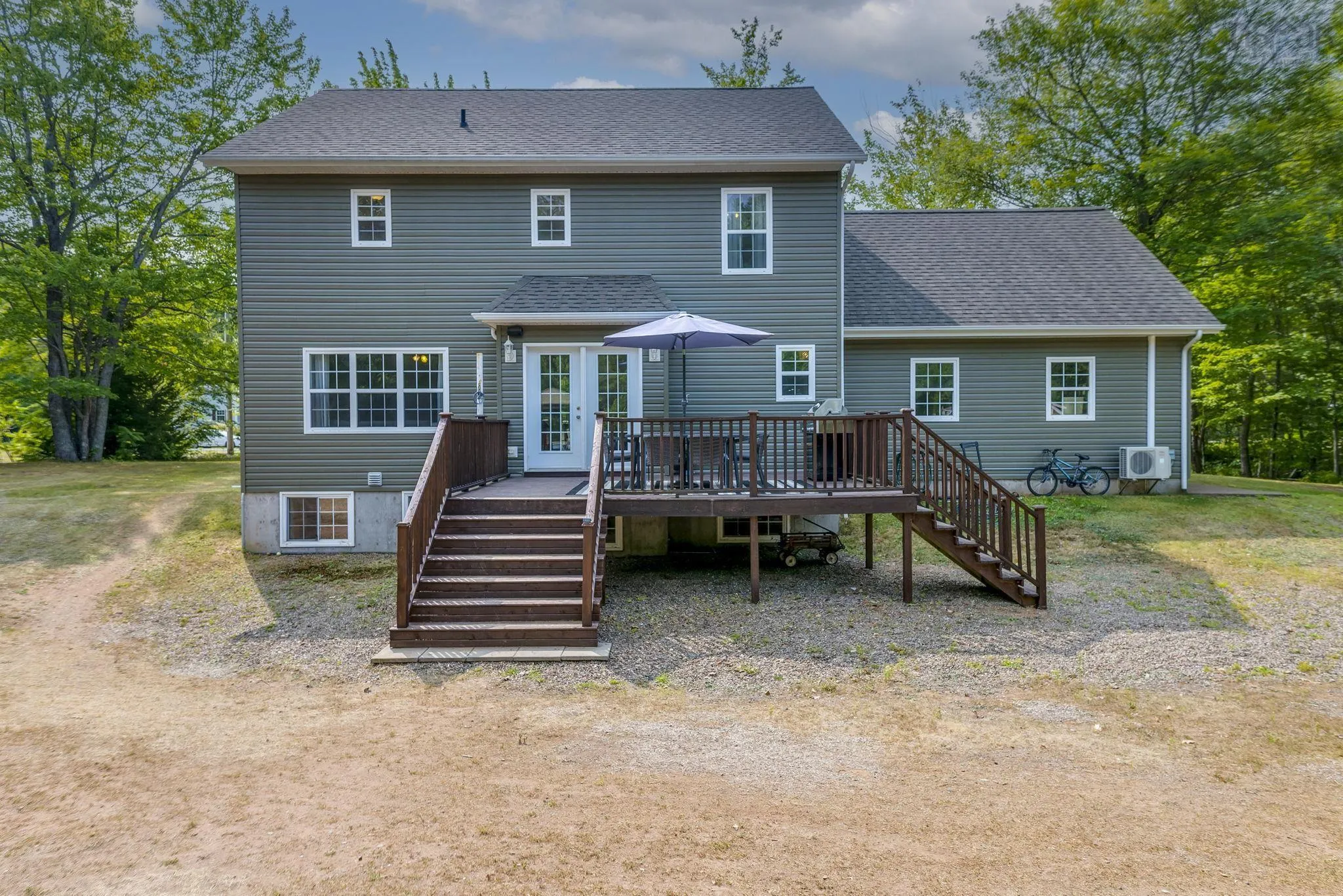 2321 Loretta Avenue, Coldbrook, NS B4R 1A7, 5 Bedrooms Bedrooms, ,3 BathroomsBathrooms,Residential,For Sale,Loretta,202520308