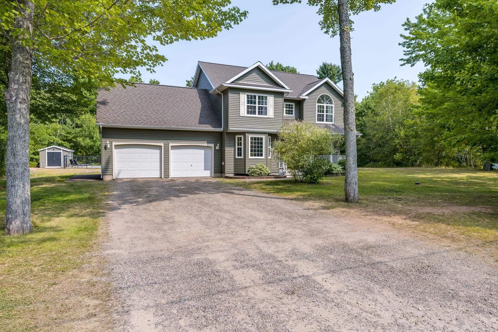 2321 Loretta Avenue, Coldbrook, NS B4R 1A7, 5 Bedrooms Bedrooms, ,3 BathroomsBathrooms,Residential,For Sale,Loretta,202520308