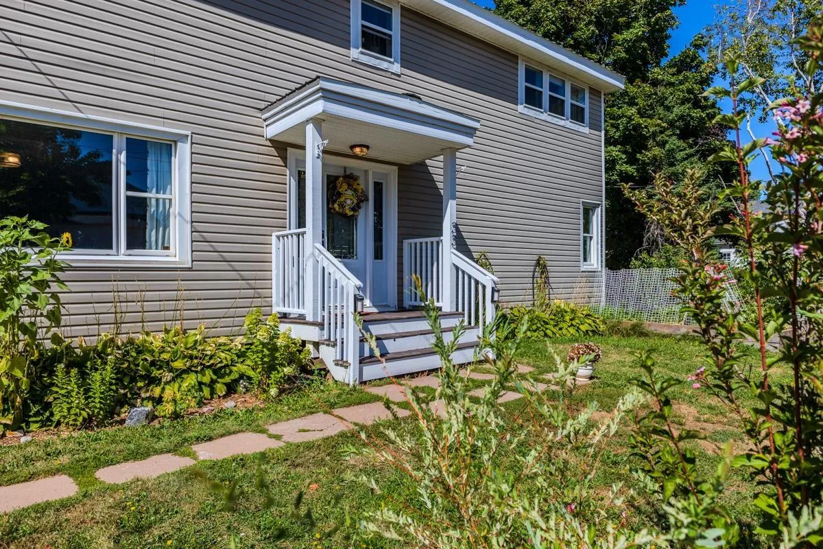 33 Victoria Street, Pugwash, NS B0K 1L0, 5 Bedrooms Bedrooms, ,2 BathroomsBathrooms,Residential,For Sale,Victoria,202521233