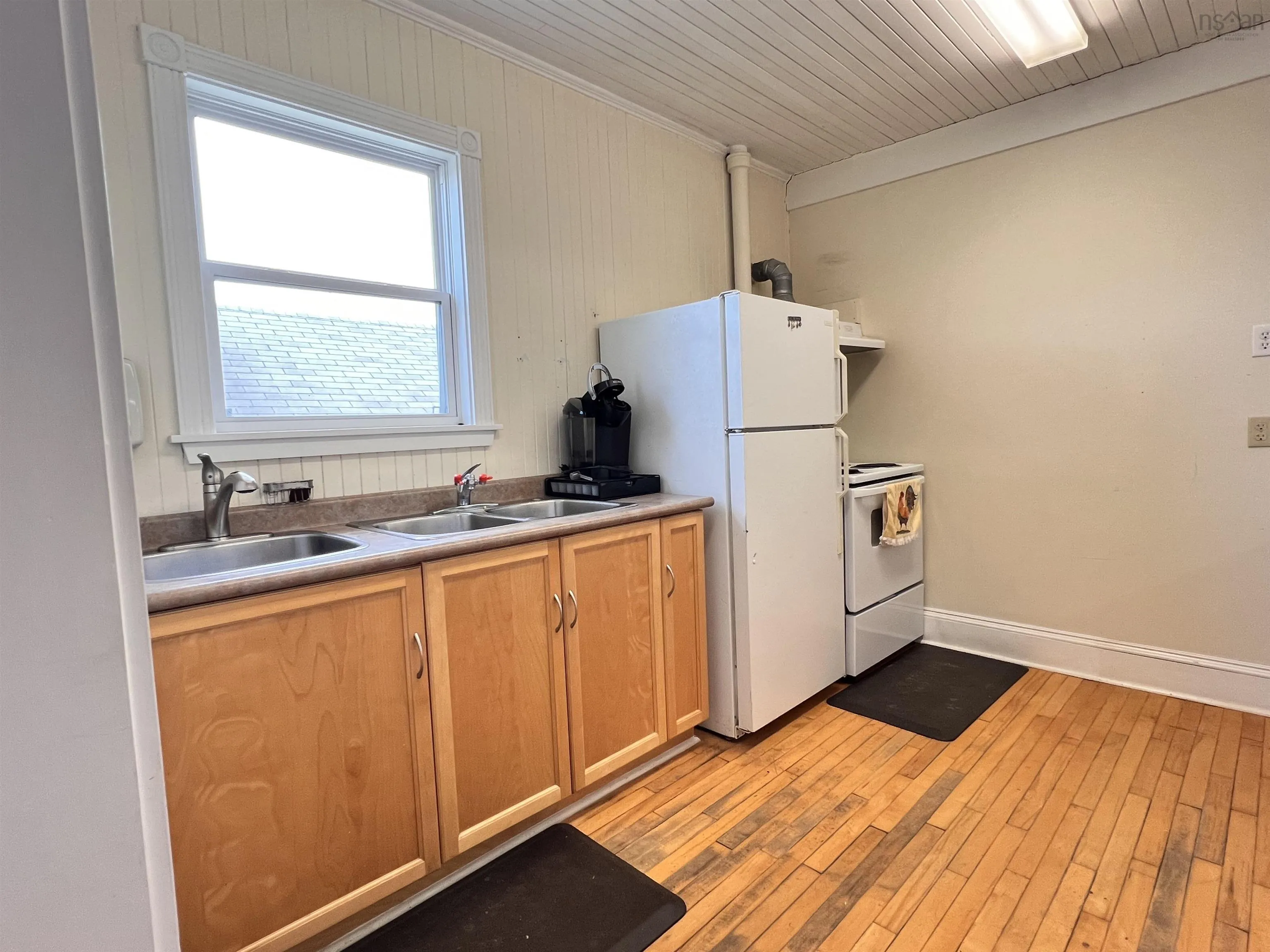 6 Beech Street, Lockeport Ns B0t 1w0, ,Commercial Sale,For Sale,Beech,202510094