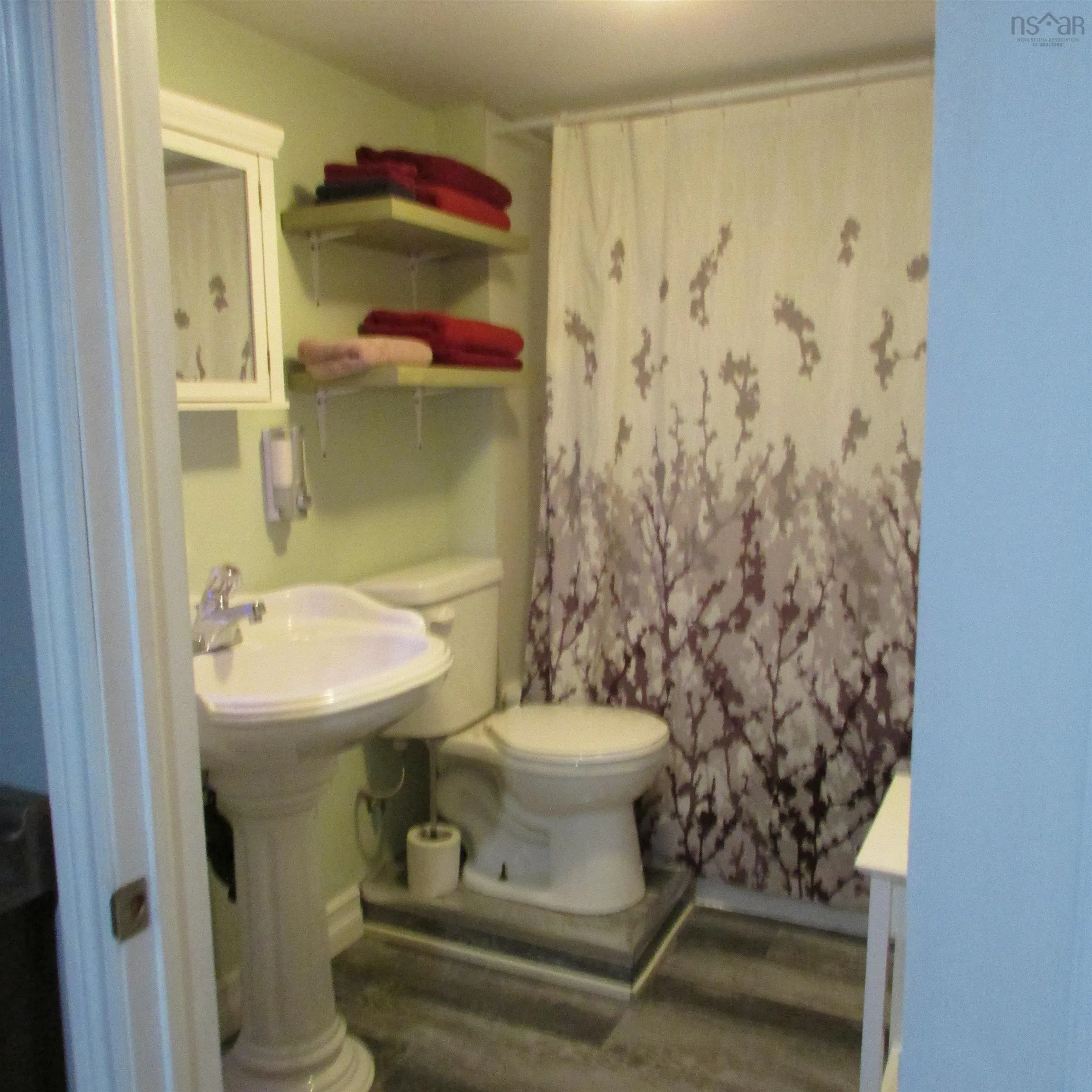 5 Pero Street, Sydney Mines Ns B1v 2w6, 5 Bedrooms Bedrooms, ,3 BathroomsBathrooms,Residential,For Sale,Pero,202508368