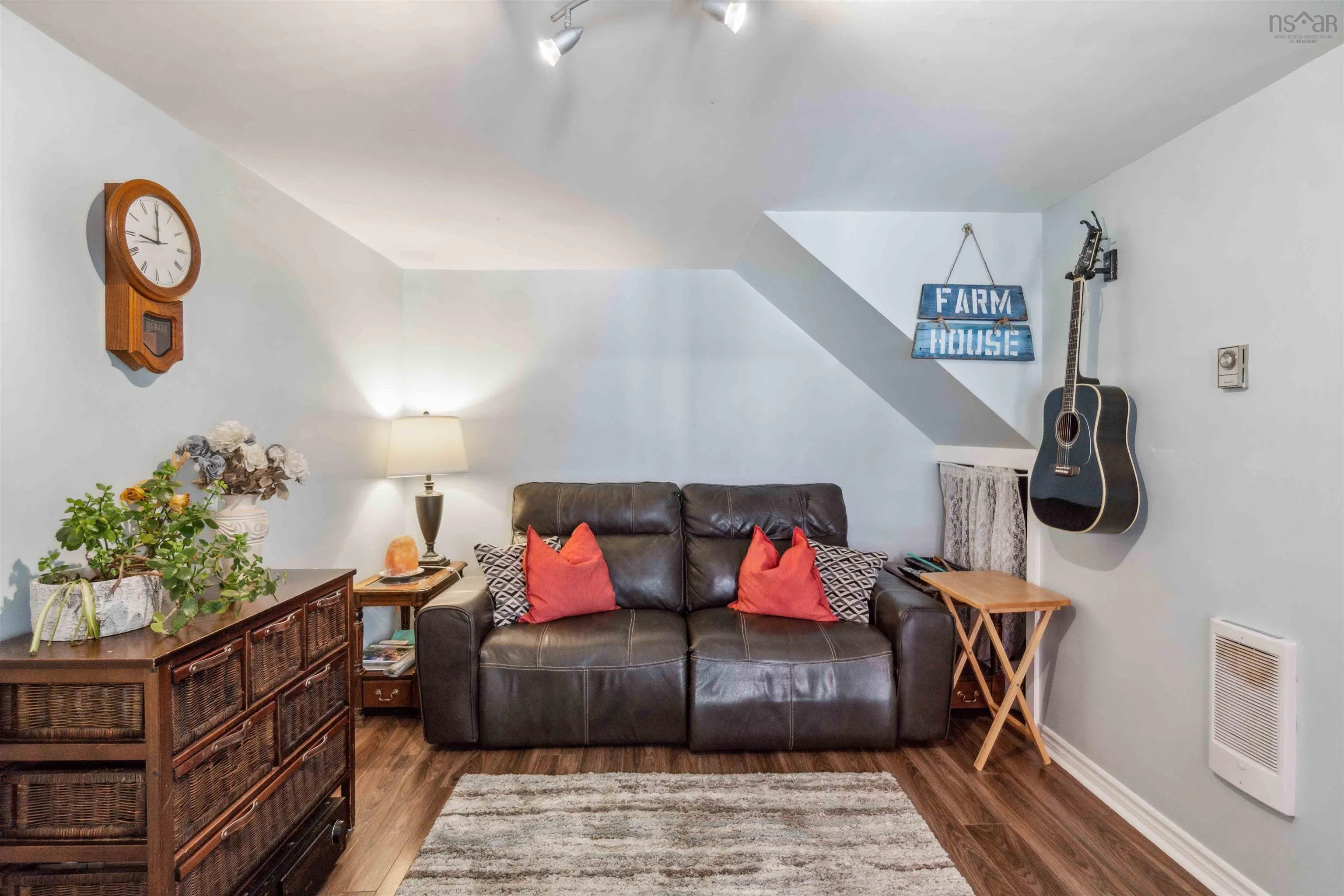 9757 Main Street, Canning Ns B0p 1h0, 8 Bedrooms Bedrooms, ,8 BathroomsBathrooms,Residential,For Sale,Main,202412502