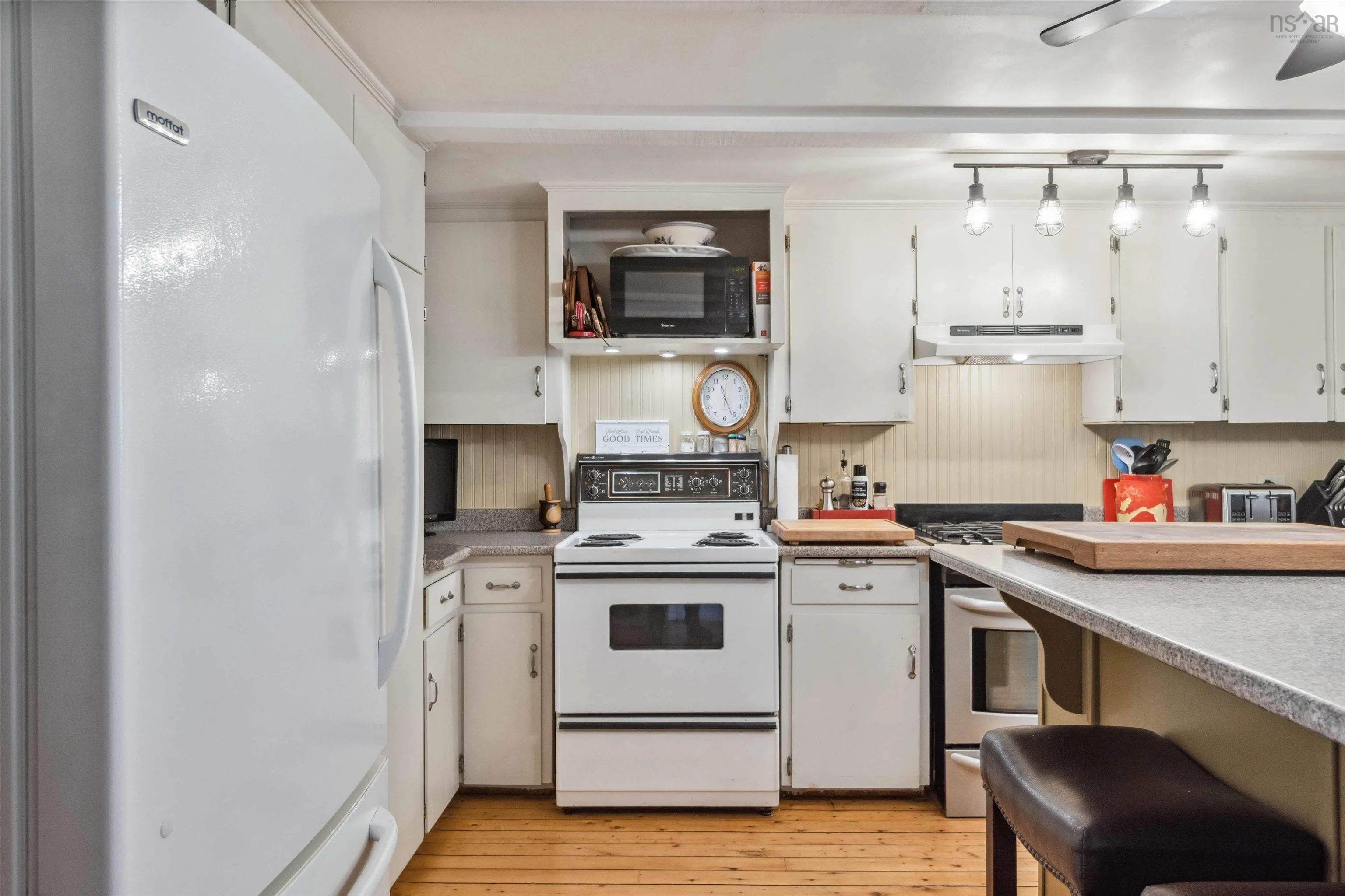9757 Main Street, Canning Ns B0p 1h0, 8 Bedrooms Bedrooms, ,8 BathroomsBathrooms,Residential,For Sale,Main,202412502