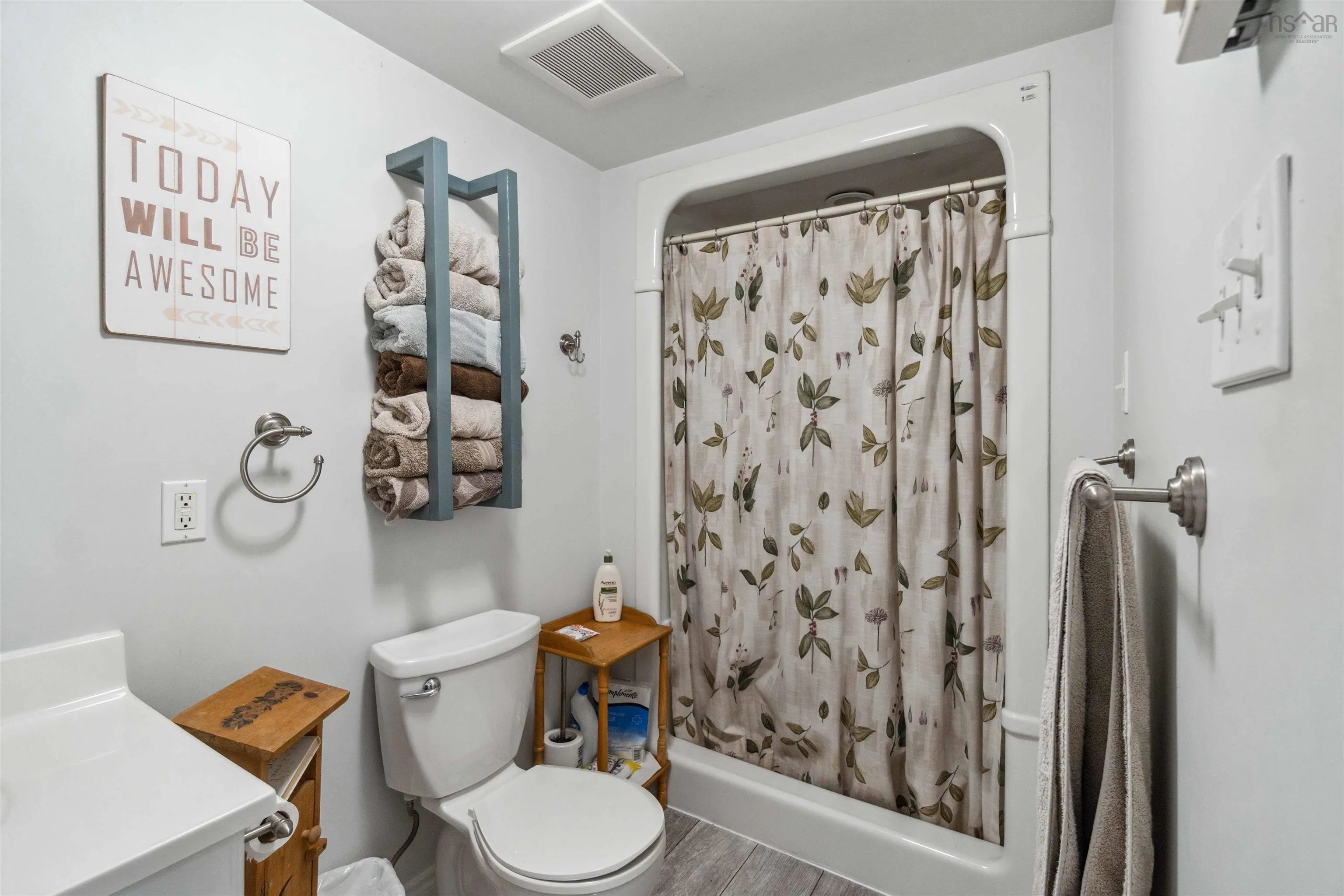 9757 Main Street, Canning Ns B0p 1h0, 8 Bedrooms Bedrooms, ,8 BathroomsBathrooms,Residential,For Sale,Main,202412502