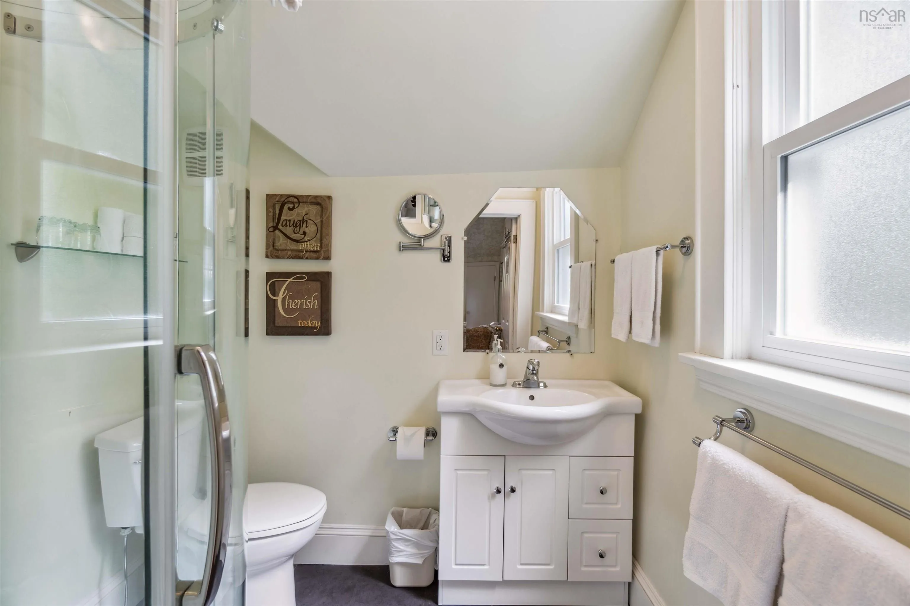 9757 Main Street, Canning Ns B0p 1h0, 8 Bedrooms Bedrooms, ,8 BathroomsBathrooms,Residential,For Sale,Main,202412502