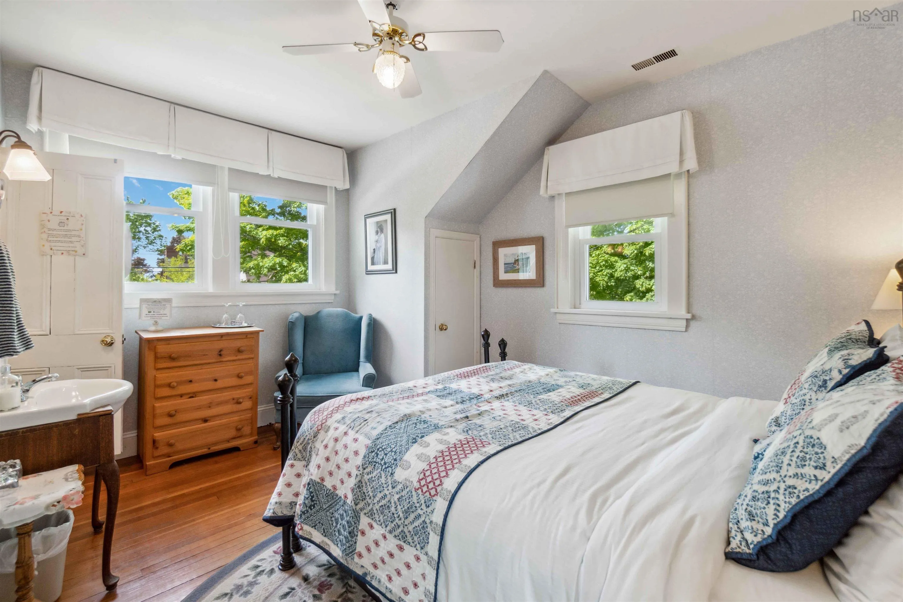 9757 Main Street, Canning Ns B0p 1h0, 8 Bedrooms Bedrooms, ,8 BathroomsBathrooms,Residential,For Sale,Main,202412502