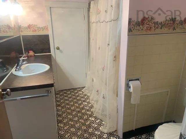 4127 Brooklyn Street, Somerset Ns B0p 1e0, 5 Bedrooms Bedrooms, ,2 BathroomsBathrooms,Farm,For Sale,Brooklyn,202419309