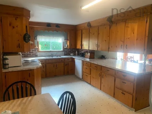 4127 Brooklyn Street, Somerset Ns B0p 1e0, 5 Bedrooms Bedrooms, ,2 BathroomsBathrooms,Farm,For Sale,Brooklyn,202419309