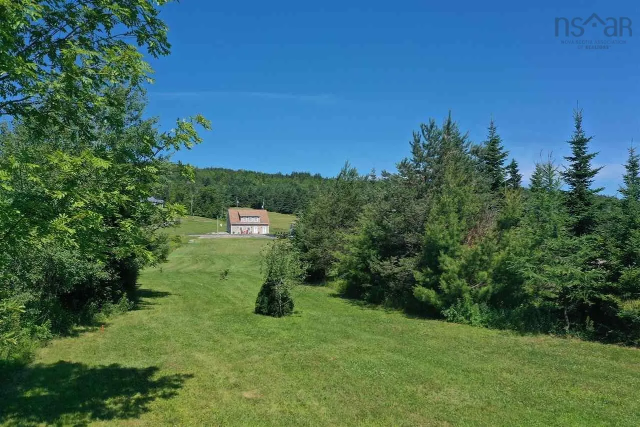 1042 Coxheath Road, Coxheath, NS B1L 1B2, 3 Bedrooms Bedrooms, ,2 BathroomsBathrooms,Residential,For Sale,Coxheath,202517570